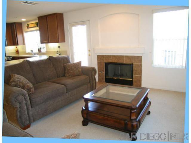 Detail Gallery Image 4 of 9 For 1978  Arbor Glen, Escondido,  CA 92025 - 3 Beds | 2/1 Baths