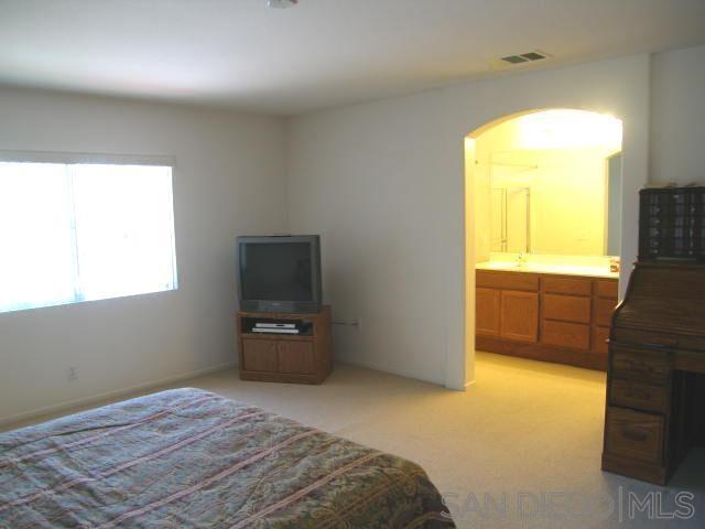 Detail Gallery Image 6 of 9 For 1978  Arbor Glen, Escondido,  CA 92025 - 3 Beds | 2/1 Baths