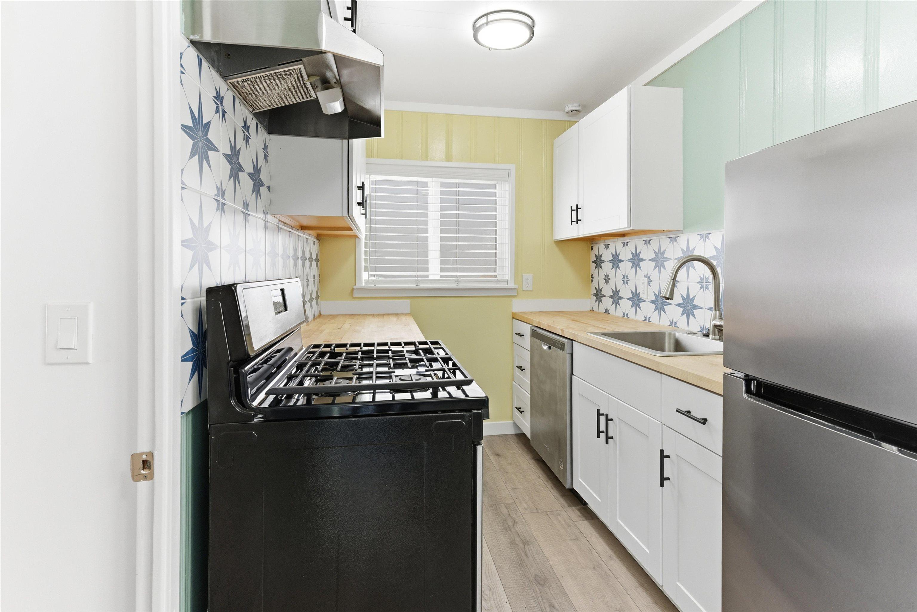 Detail Gallery Image 9 of 24 For 3953  Mission Blvd, San Diego,  CA 92109 - 1 Beds | 1 Baths