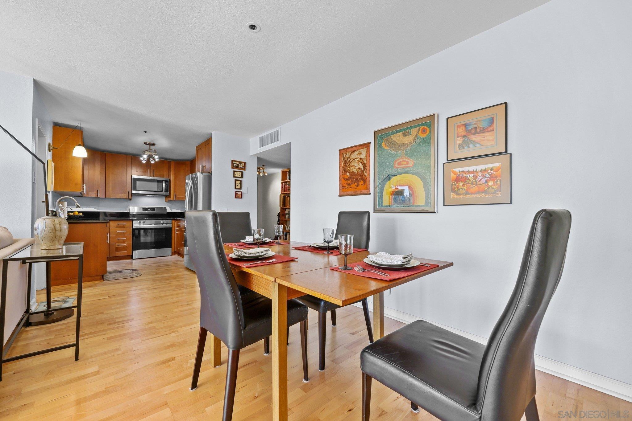 Detail Gallery Image 15 of 44 For 2568  Albatross St  6f,  San Diego,  CA 92101 - 2 Beds | 2 Baths