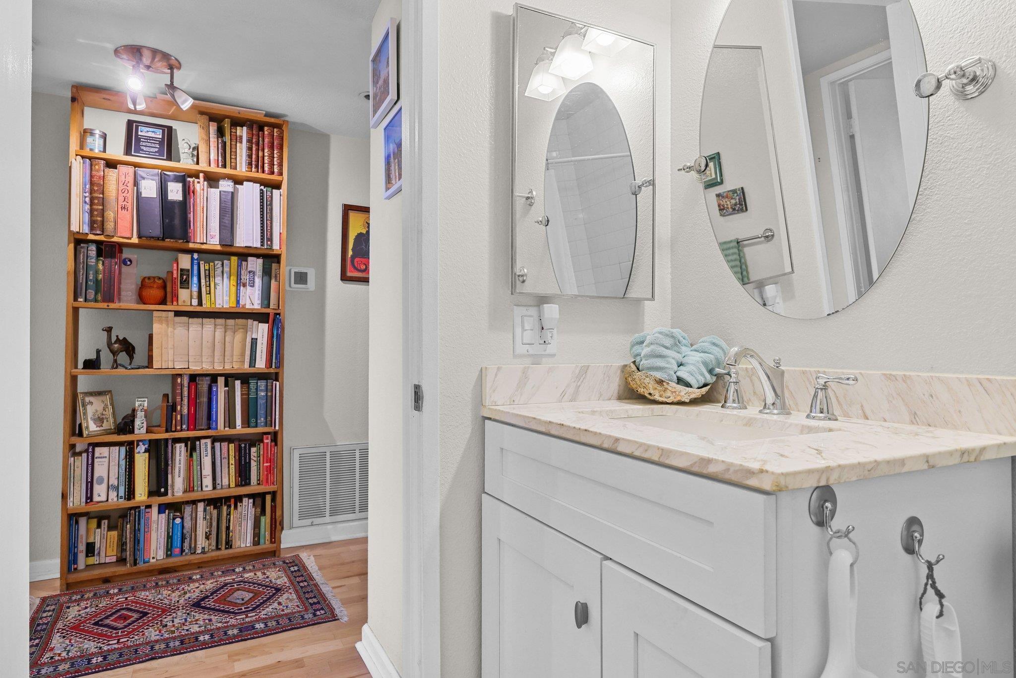 Detail Gallery Image 25 of 44 For 2568  Albatross St  6f,  San Diego,  CA 92101 - 2 Beds | 2 Baths