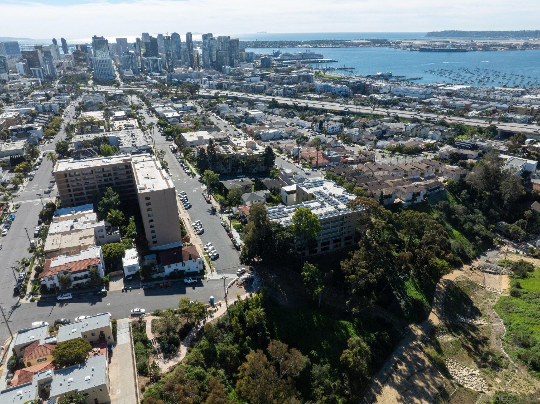 Detail Gallery Image 40 of 44 For 2568  Albatross St  6f,  San Diego,  CA 92101 - 2 Beds | 2 Baths