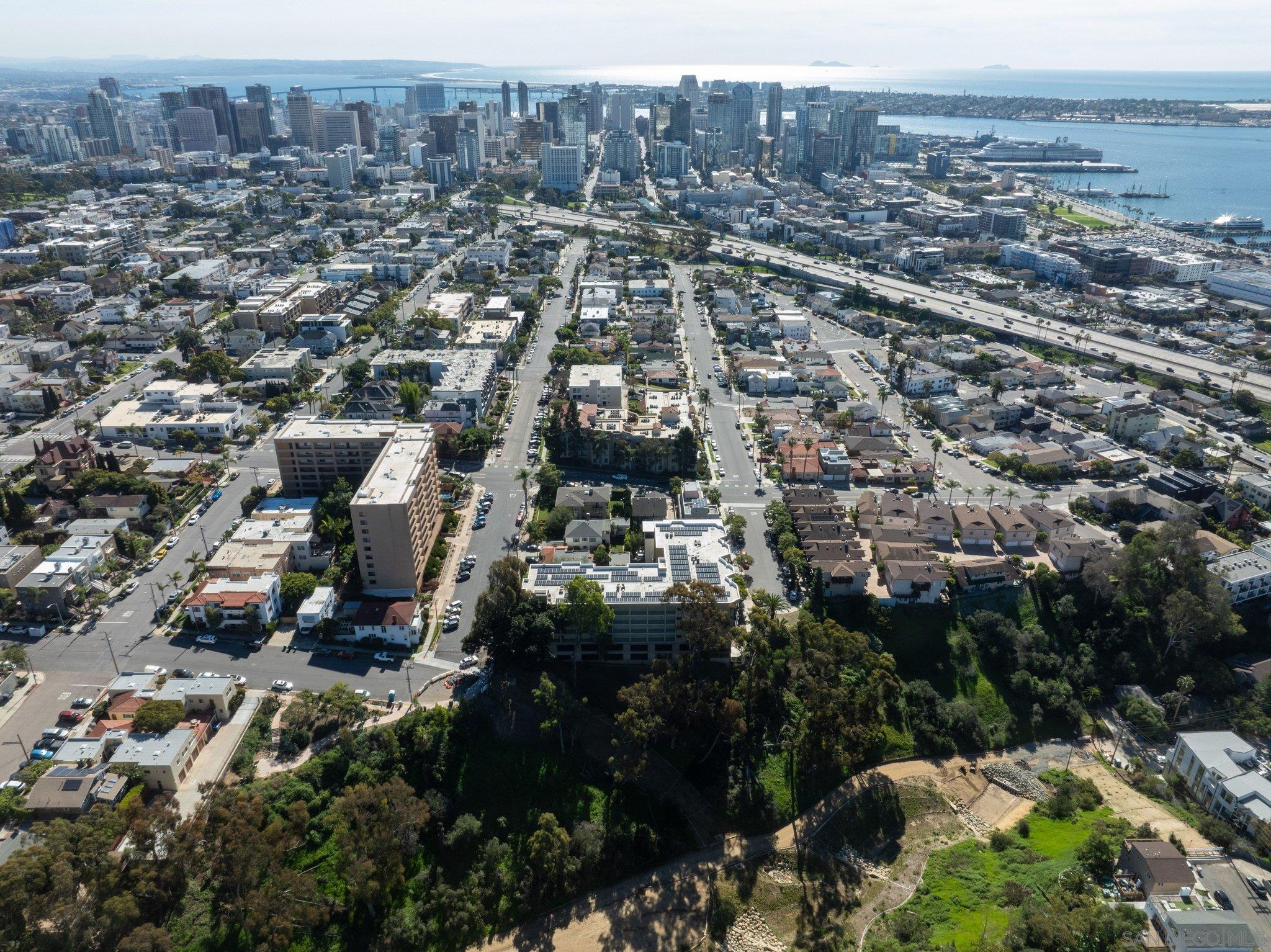 Detail Gallery Image 41 of 44 For 2568  Albatross St  6f,  San Diego,  CA 92101 - 2 Beds | 2 Baths