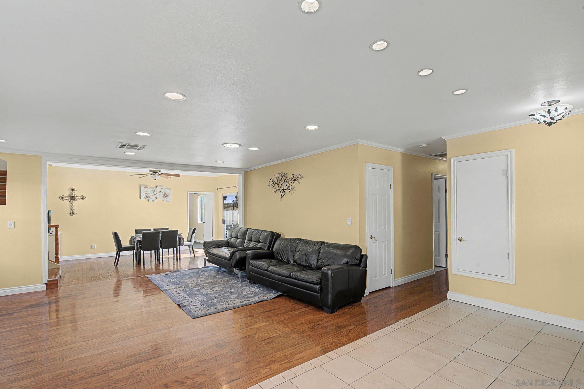 Detail Gallery Image 5 of 38 For 10621  Keith, Santee,  CA 92071 - 5 Beds | 3 Baths