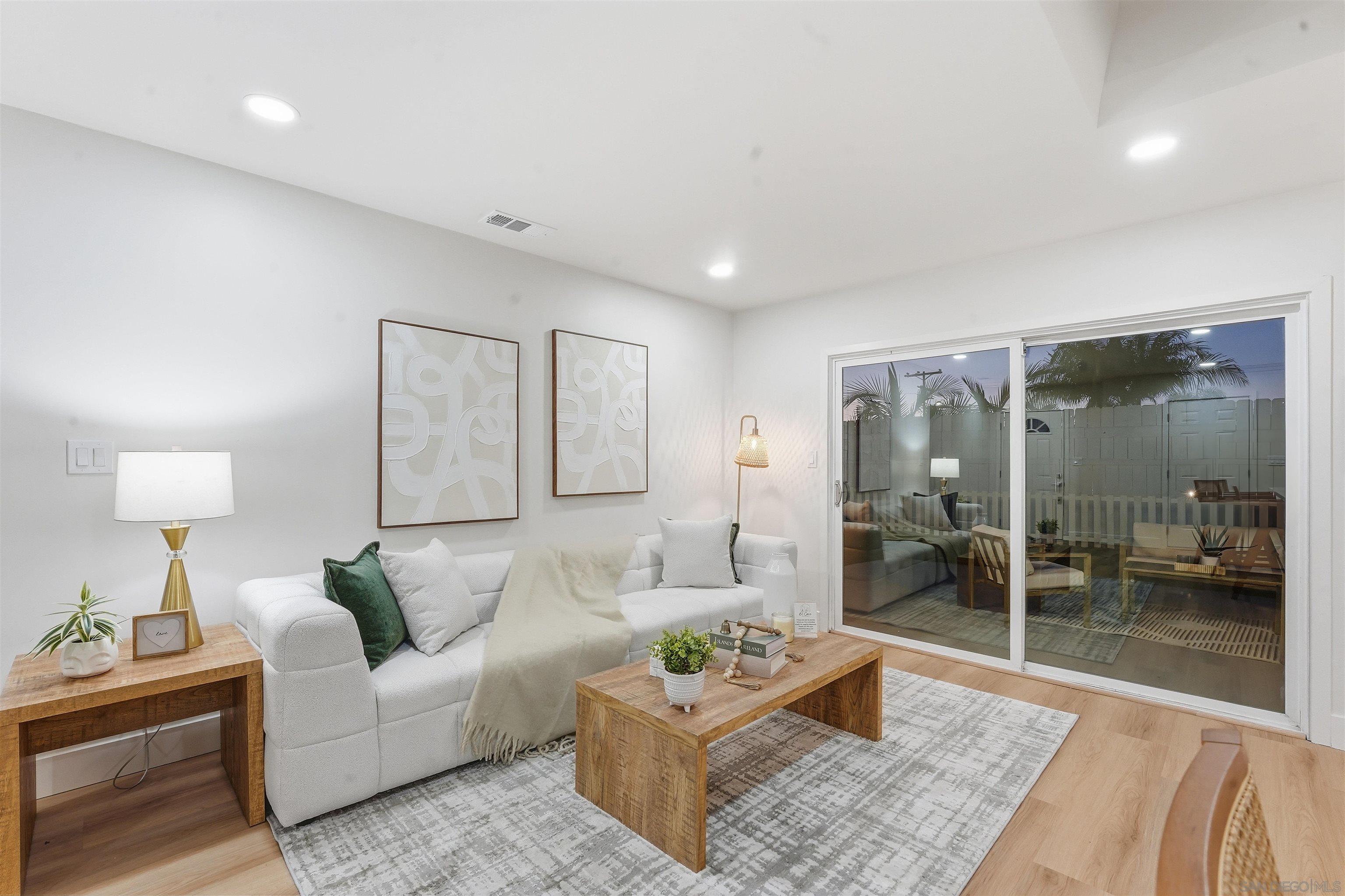 Detail Gallery Image 4 of 30 For 3602  Mount Acadia Blvd, San Diego,  CA 92111 - 3 Beds | 2 Baths