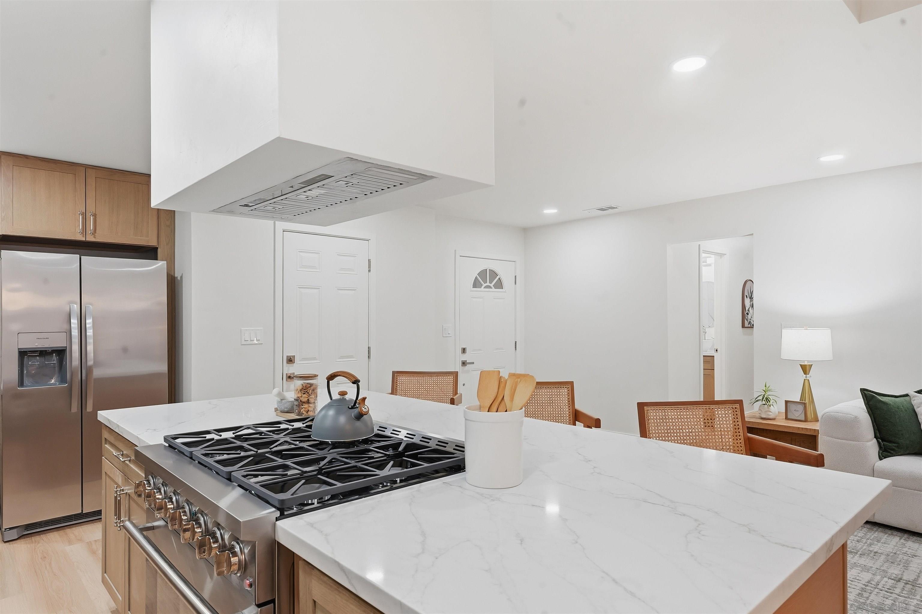 Detail Gallery Image 8 of 30 For 3602  Mount Acadia Blvd, San Diego,  CA 92111 - 3 Beds | 2 Baths