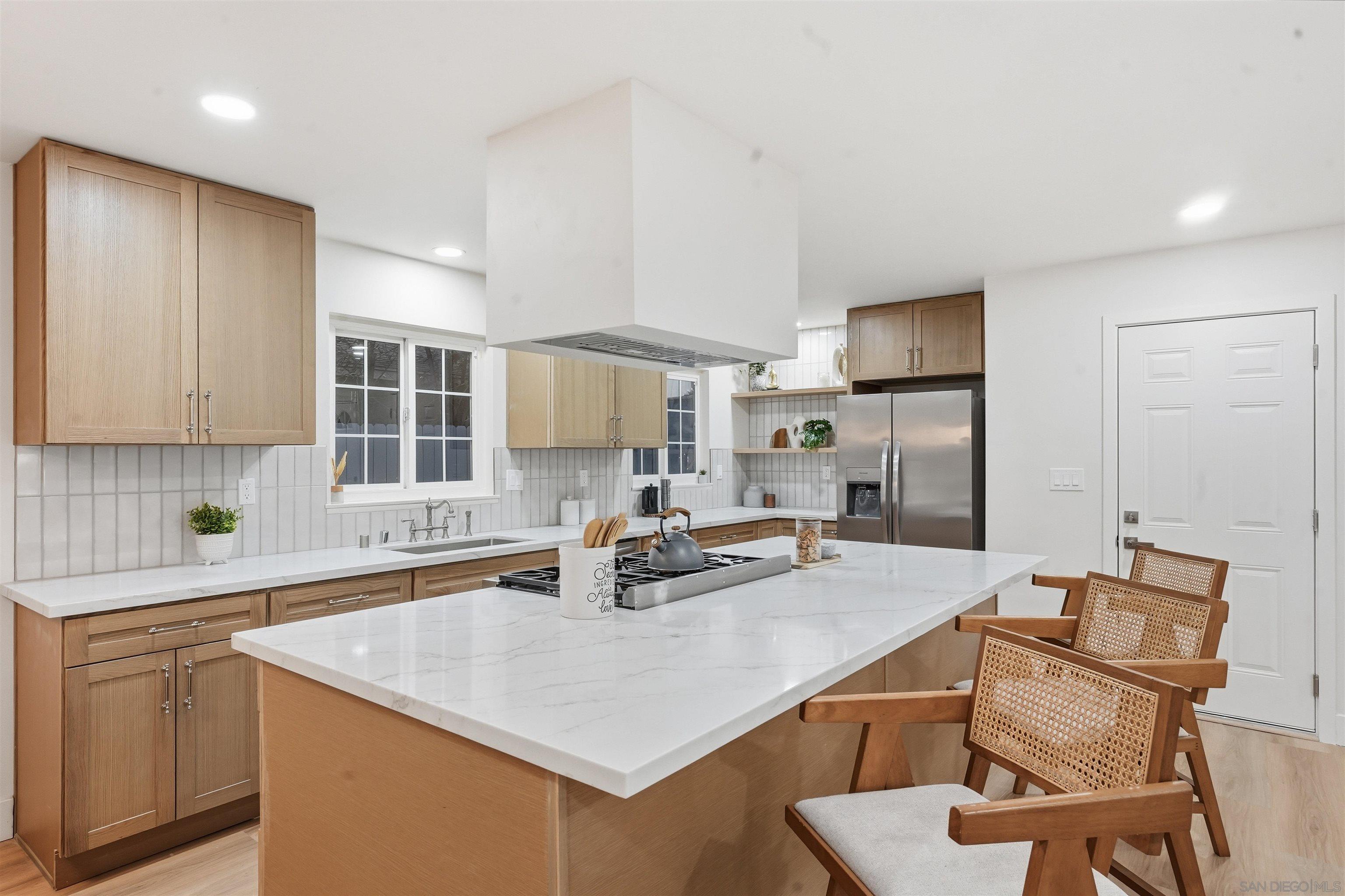 Detail Gallery Image 10 of 30 For 3602  Mount Acadia Blvd, San Diego,  CA 92111 - 3 Beds | 2 Baths