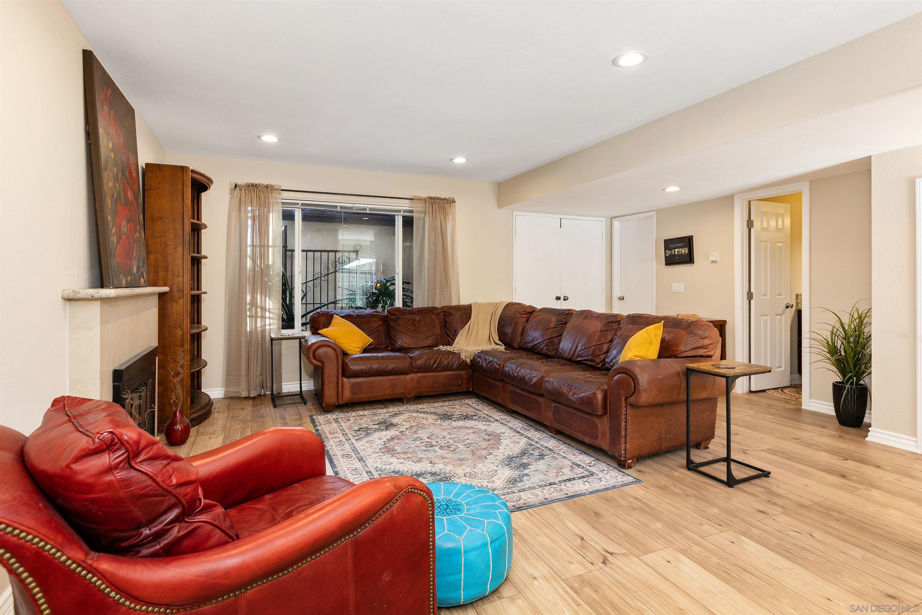 Detail Gallery Image 11 of 39 For 8963  Capcano Rd, San Diego,  CA 92126 - 4 Beds | 2/1 Baths