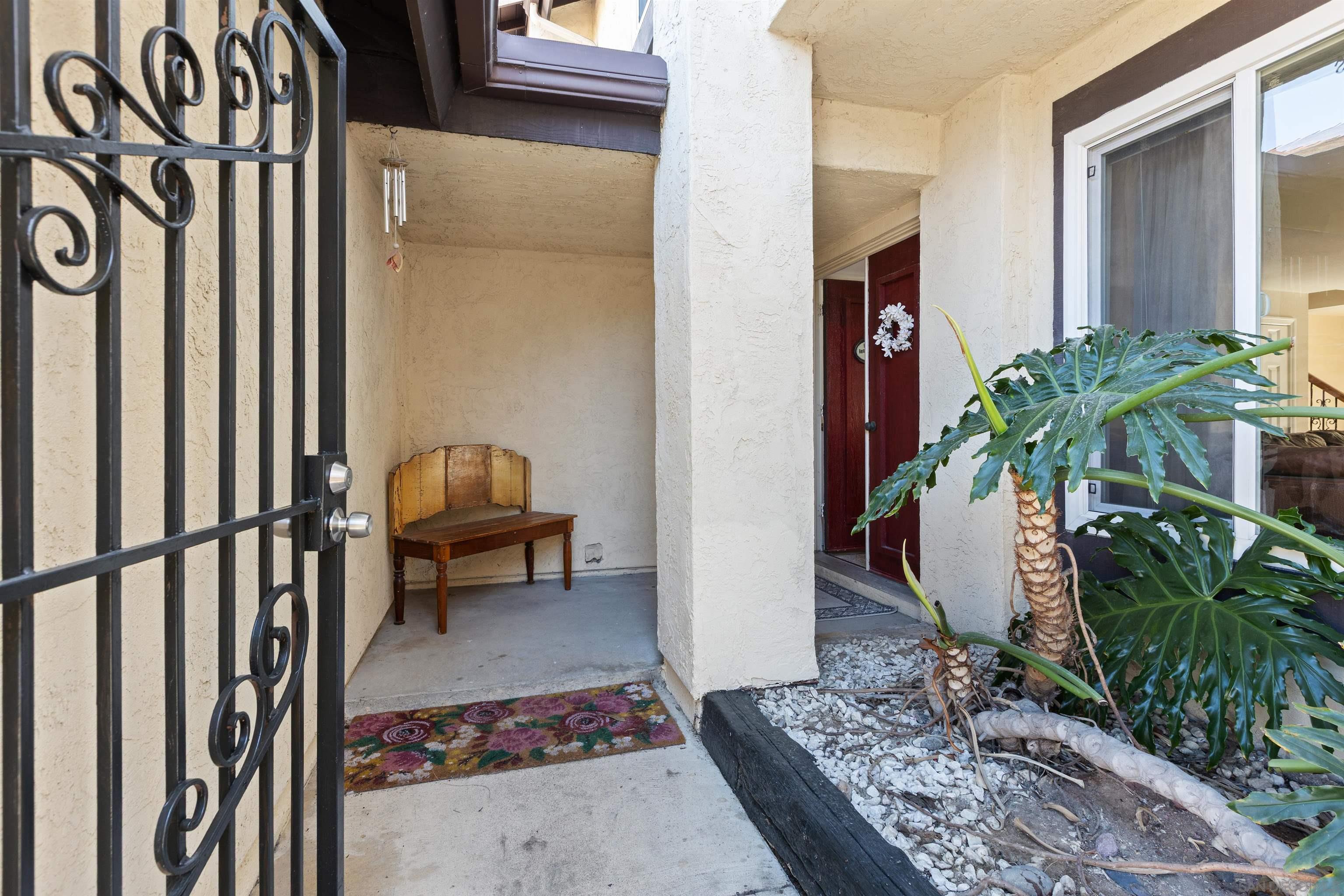 Detail Gallery Image 3 of 39 For 8963  Capcano Rd, San Diego,  CA 92126 - 4 Beds | 2/1 Baths