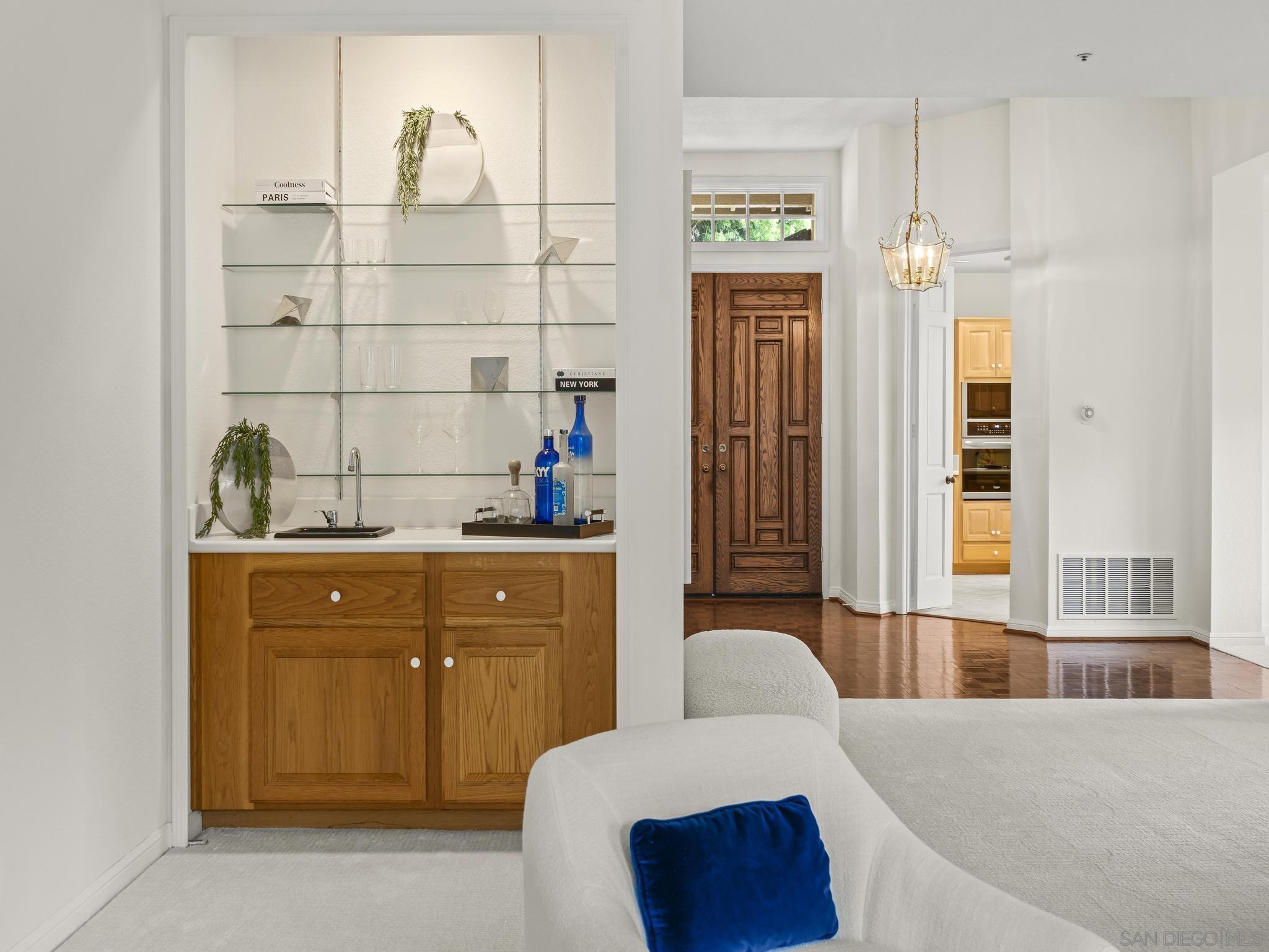 Detail Gallery Image 11 of 59 For 14145  Steeple Chase Row, San Diego,  CA 92130 - 3 Beds | 2/1 Baths