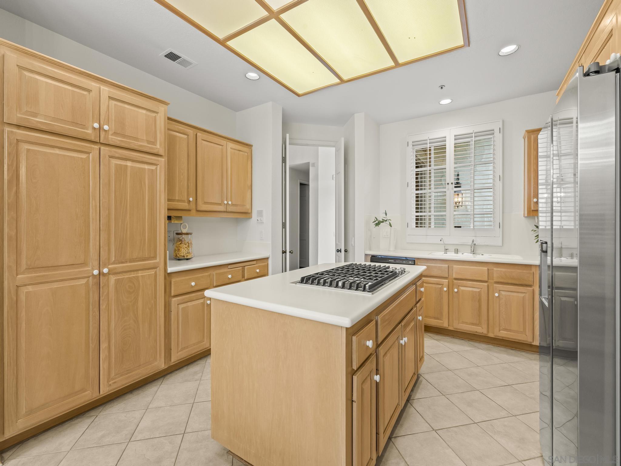 Detail Gallery Image 24 of 59 For 14145  Steeple Chase Row, San Diego,  CA 92130 - 3 Beds | 2/1 Baths