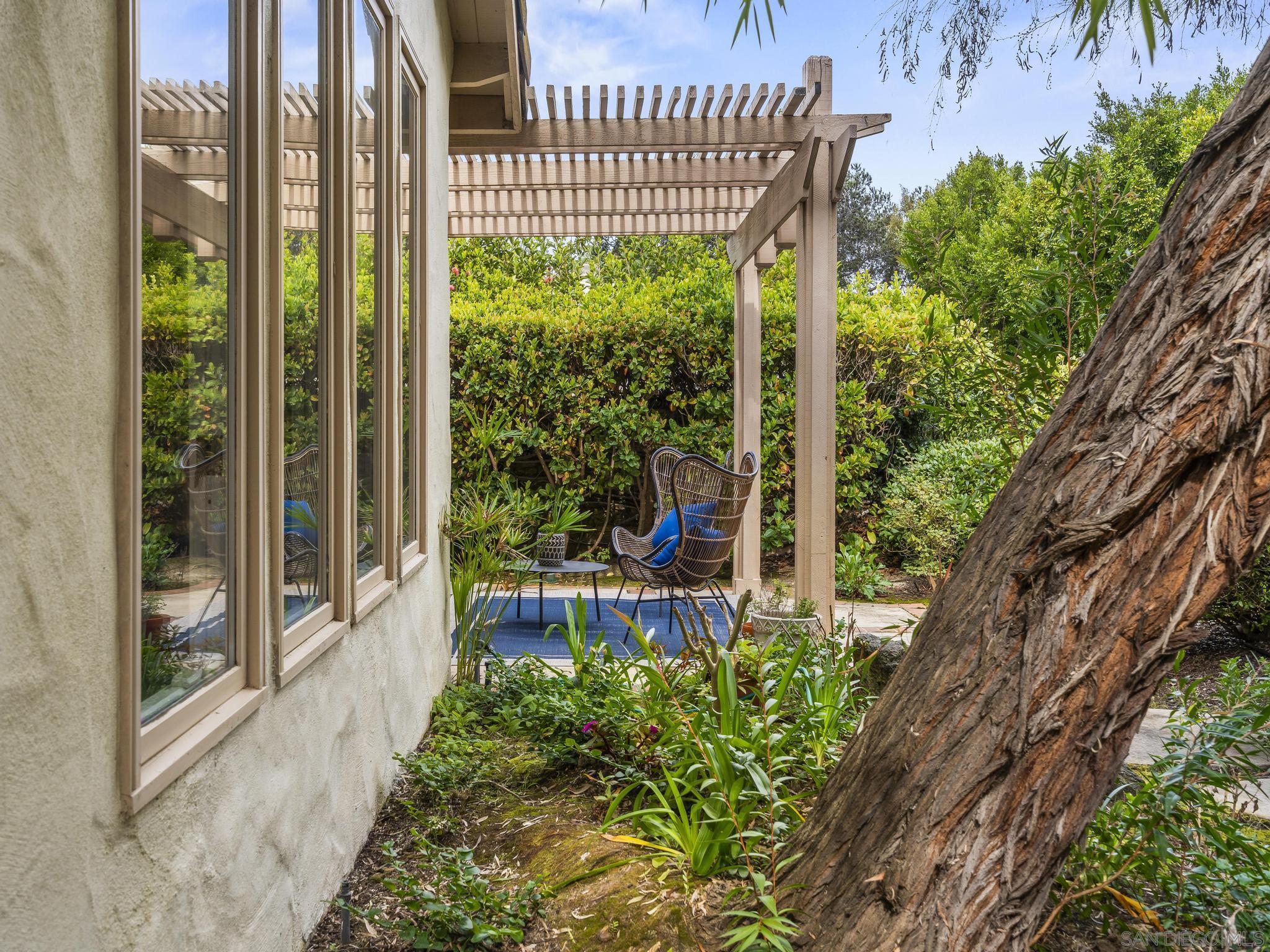 Detail Gallery Image 58 of 59 For 14145  Steeple Chase Row, San Diego,  CA 92130 - 3 Beds | 2/1 Baths