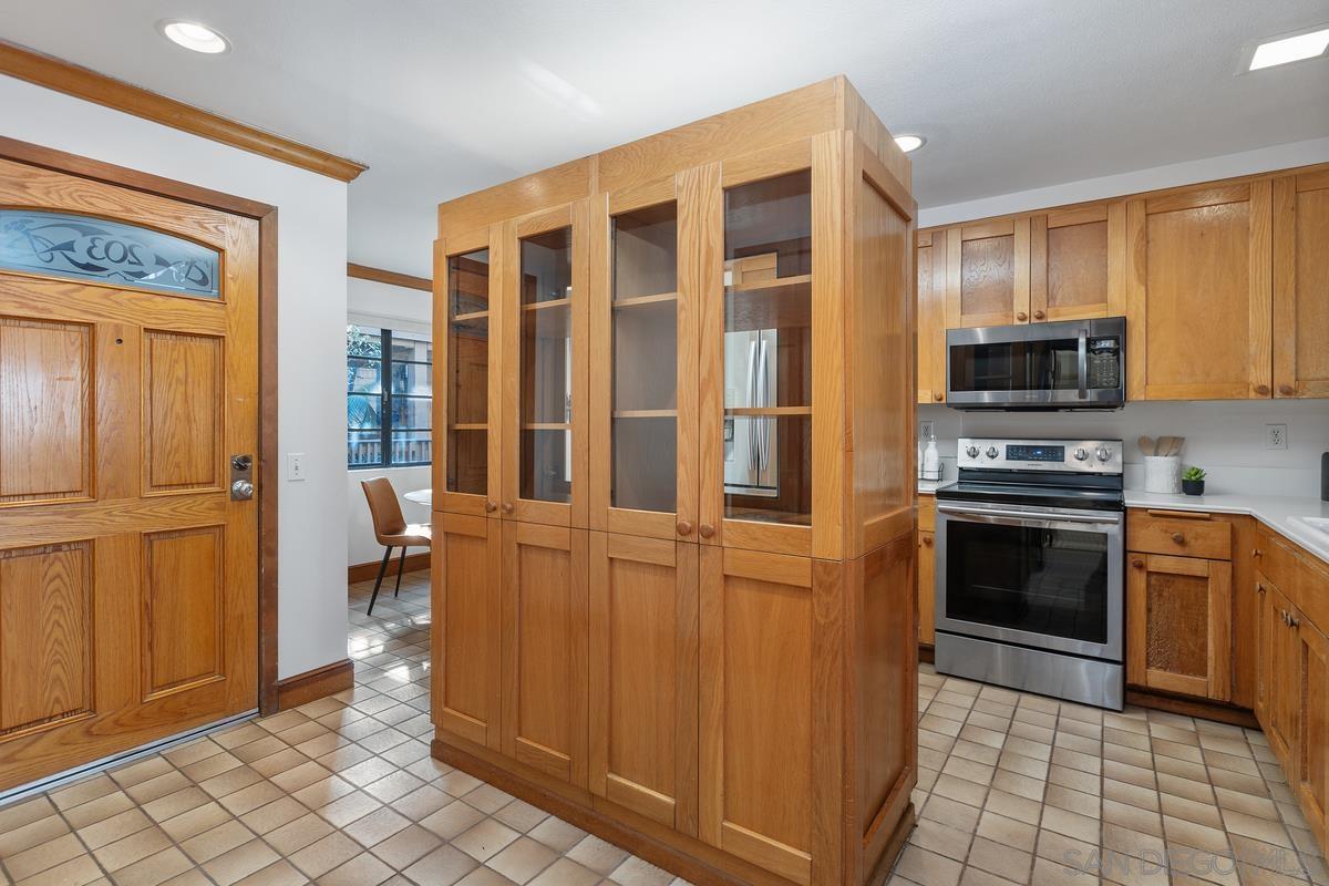 Detail Gallery Image 11 of 35 For 8840  Villa La Jolla Dr  #203,  La Jolla,  CA 92037 - 2 Beds | 2 Baths