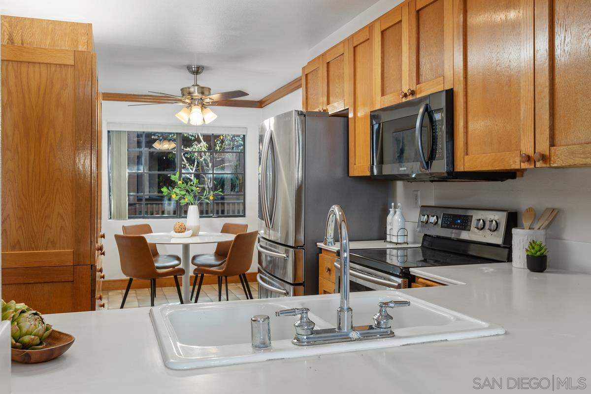 Detail Gallery Image 11 of 35 For 8840  Villa La Jolla Dr  #203,  La Jolla,  CA 92037 - 2 Beds | 2 Baths