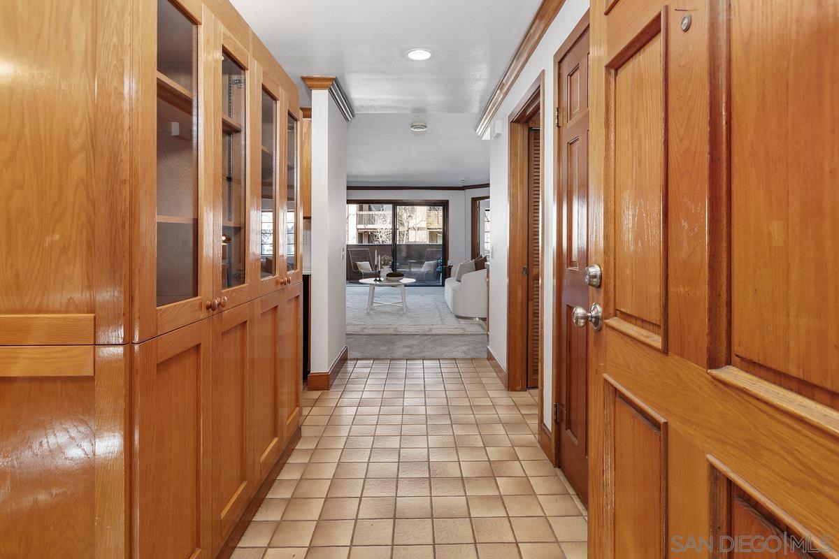 Detail Gallery Image 5 of 35 For 8840  Villa La Jolla Dr  #203,  La Jolla,  CA 92037 - 2 Beds | 2 Baths