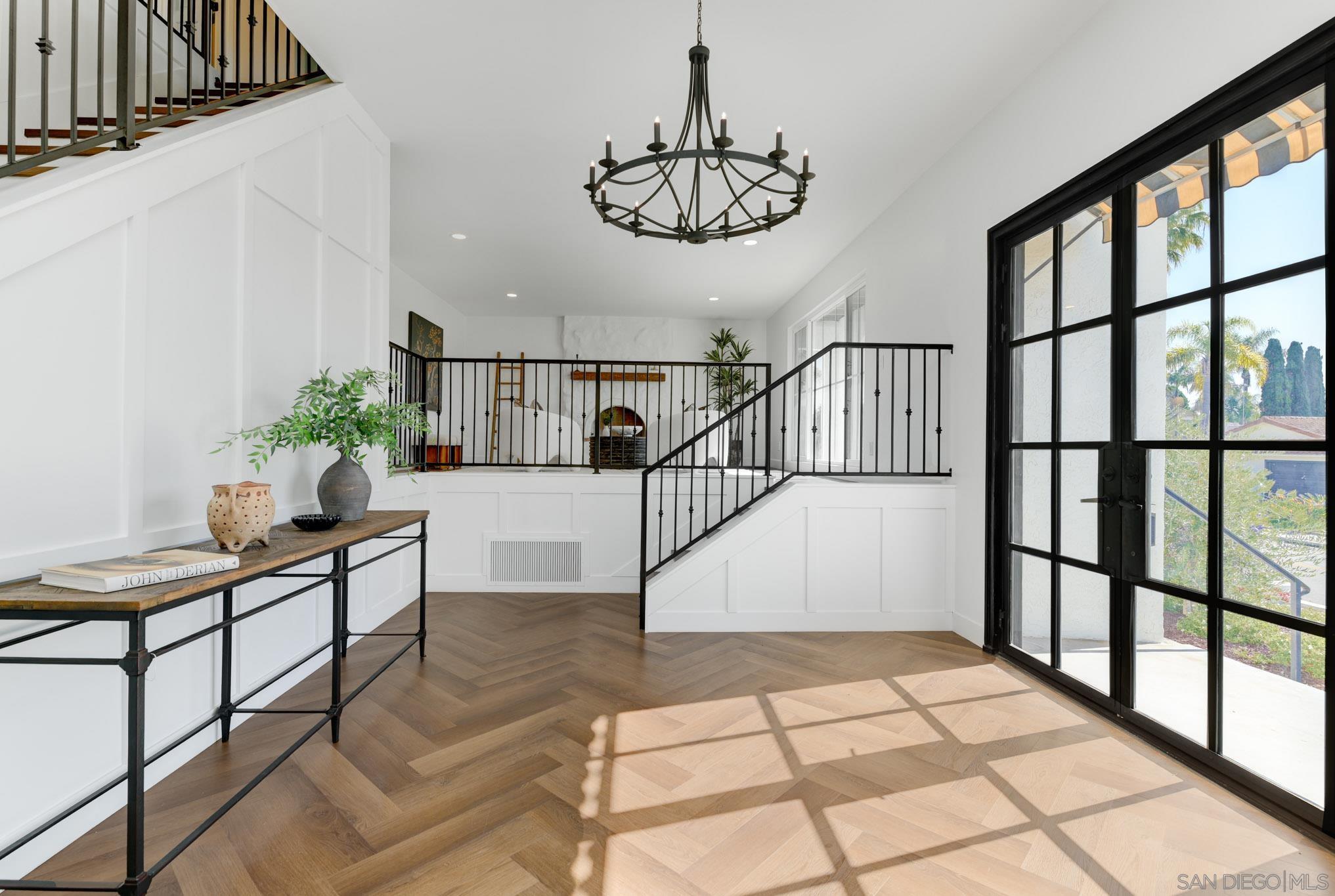 Detail Gallery Image 2 of 33 For 2904  Levante St, Carlsbad,  CA 92009 - 4 Beds | 2/1 Baths