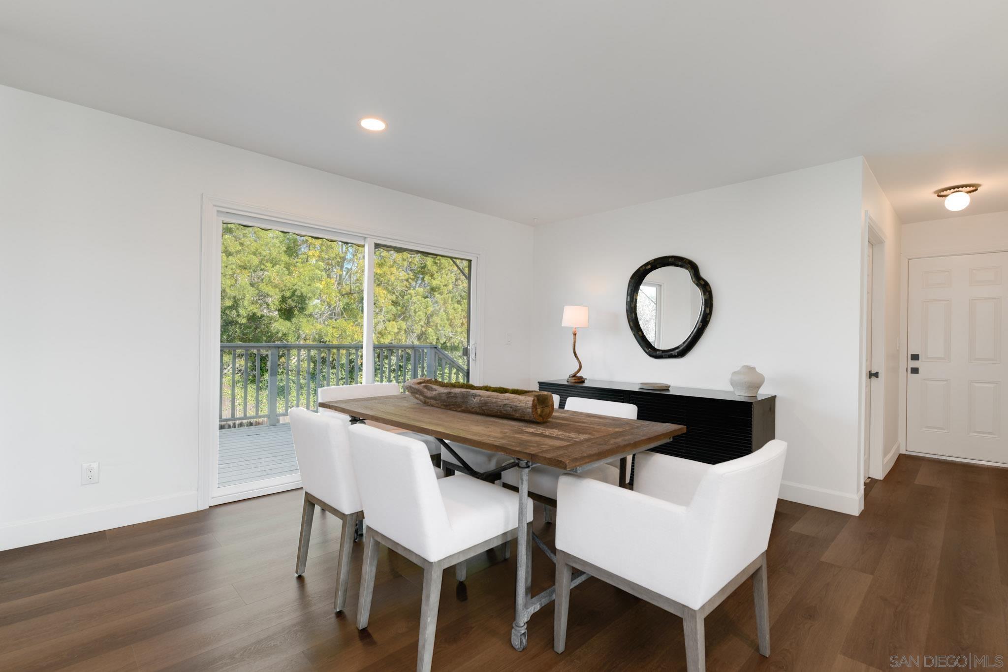 Detail Gallery Image 11 of 33 For 2904  Levante St, Carlsbad,  CA 92009 - 4 Beds | 2/1 Baths