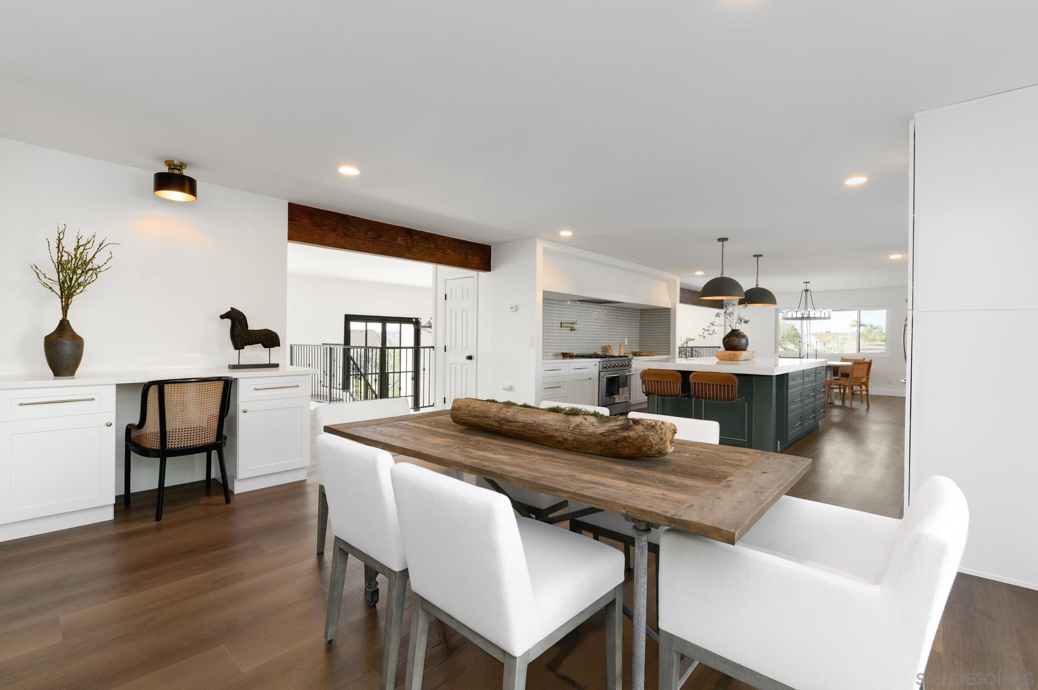 Detail Gallery Image 12 of 33 For 2904  Levante St, Carlsbad,  CA 92009 - 4 Beds | 2/1 Baths