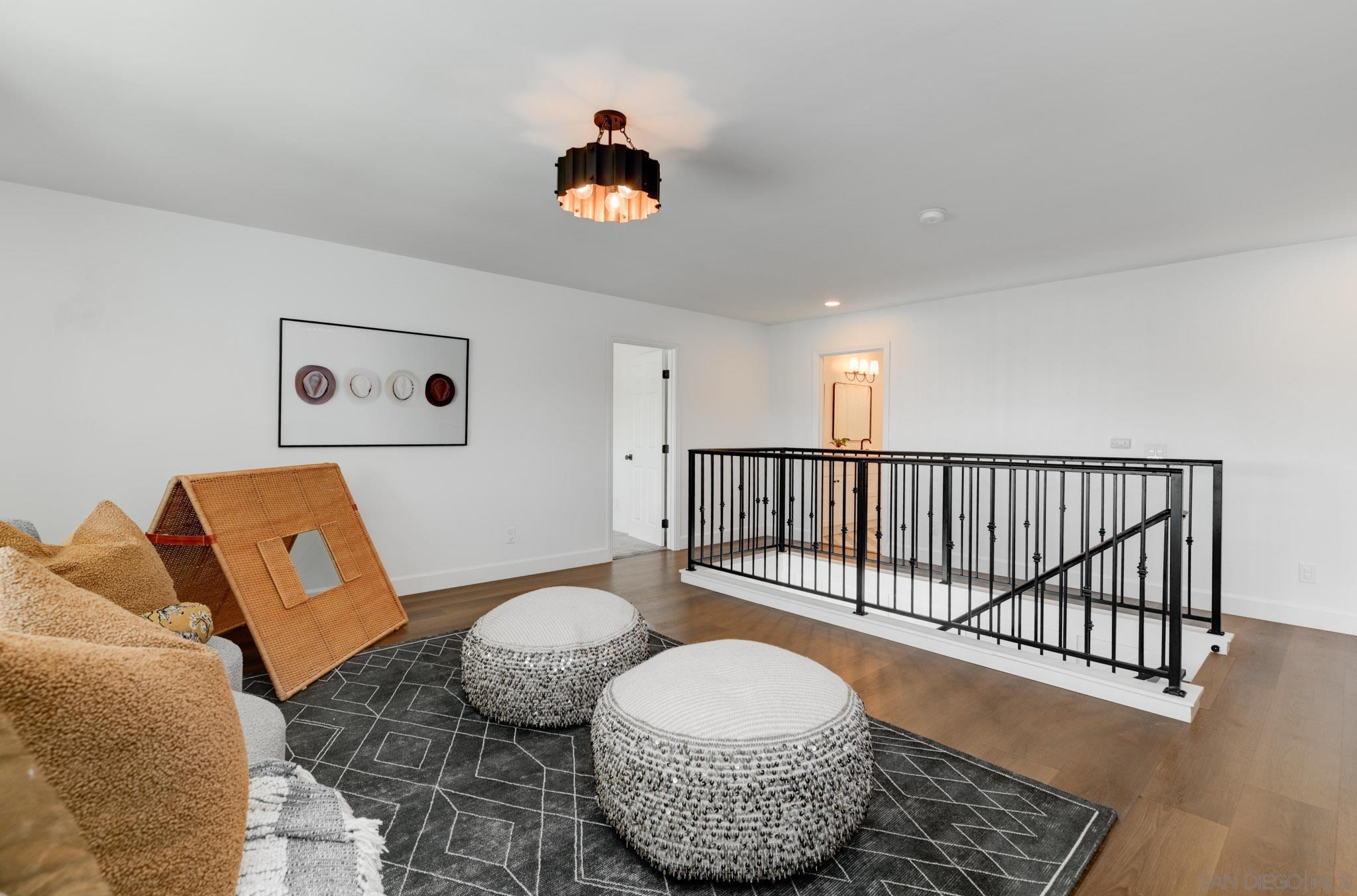 Detail Gallery Image 14 of 33 For 2904  Levante St, Carlsbad,  CA 92009 - 4 Beds | 2/1 Baths