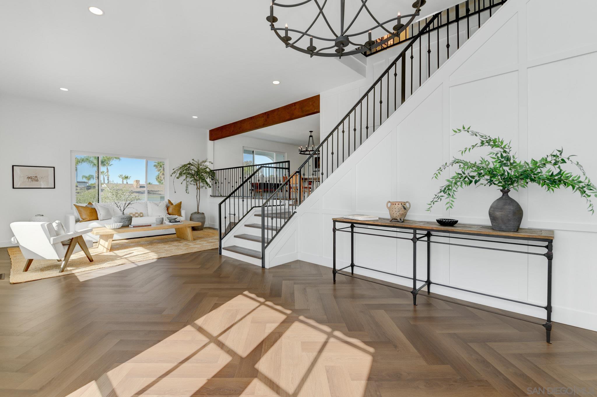 Detail Gallery Image 3 of 33 For 2904  Levante St, Carlsbad,  CA 92009 - 4 Beds | 2/1 Baths