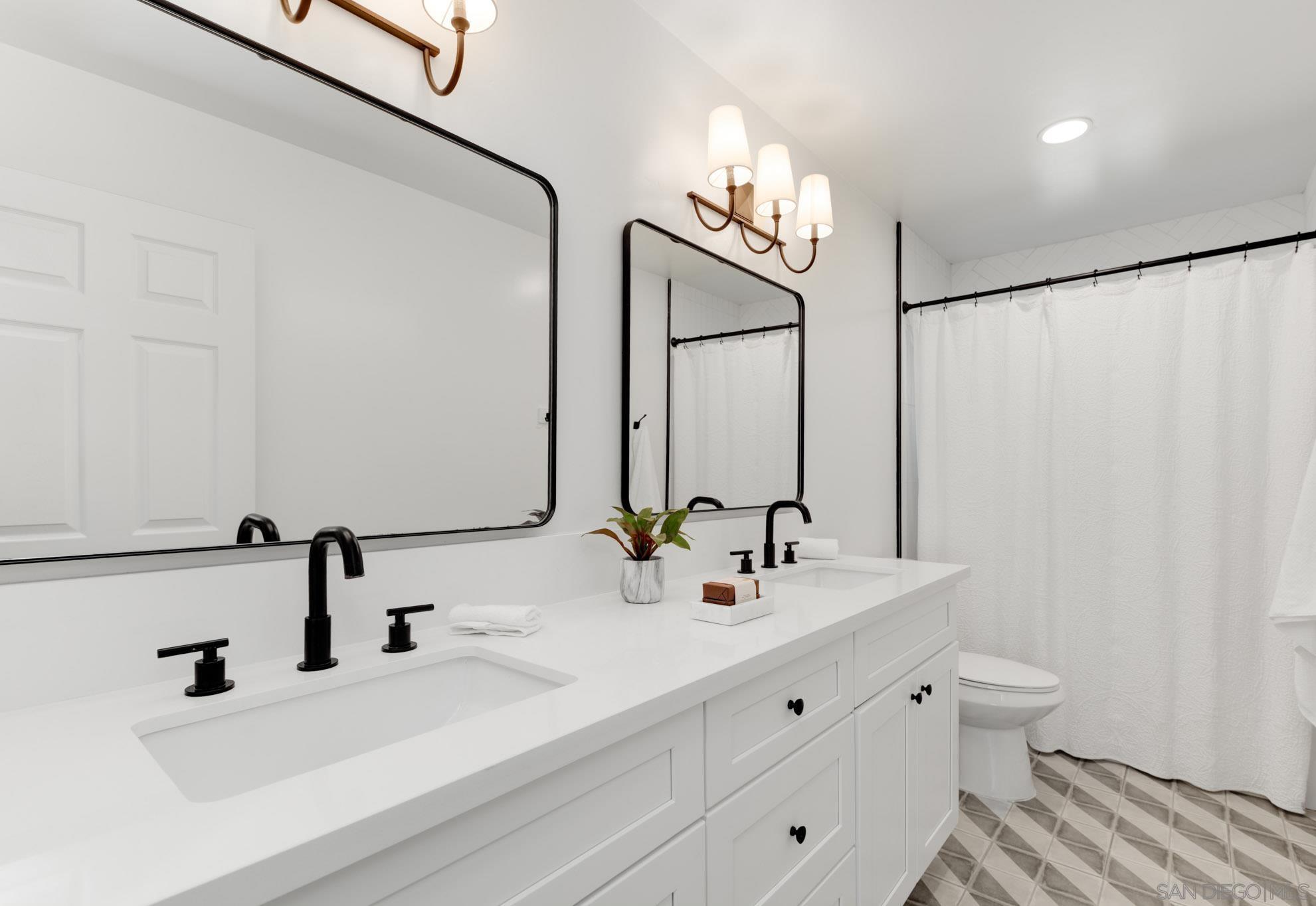 Detail Gallery Image 23 of 33 For 2904  Levante St, Carlsbad,  CA 92009 - 4 Beds | 2/1 Baths