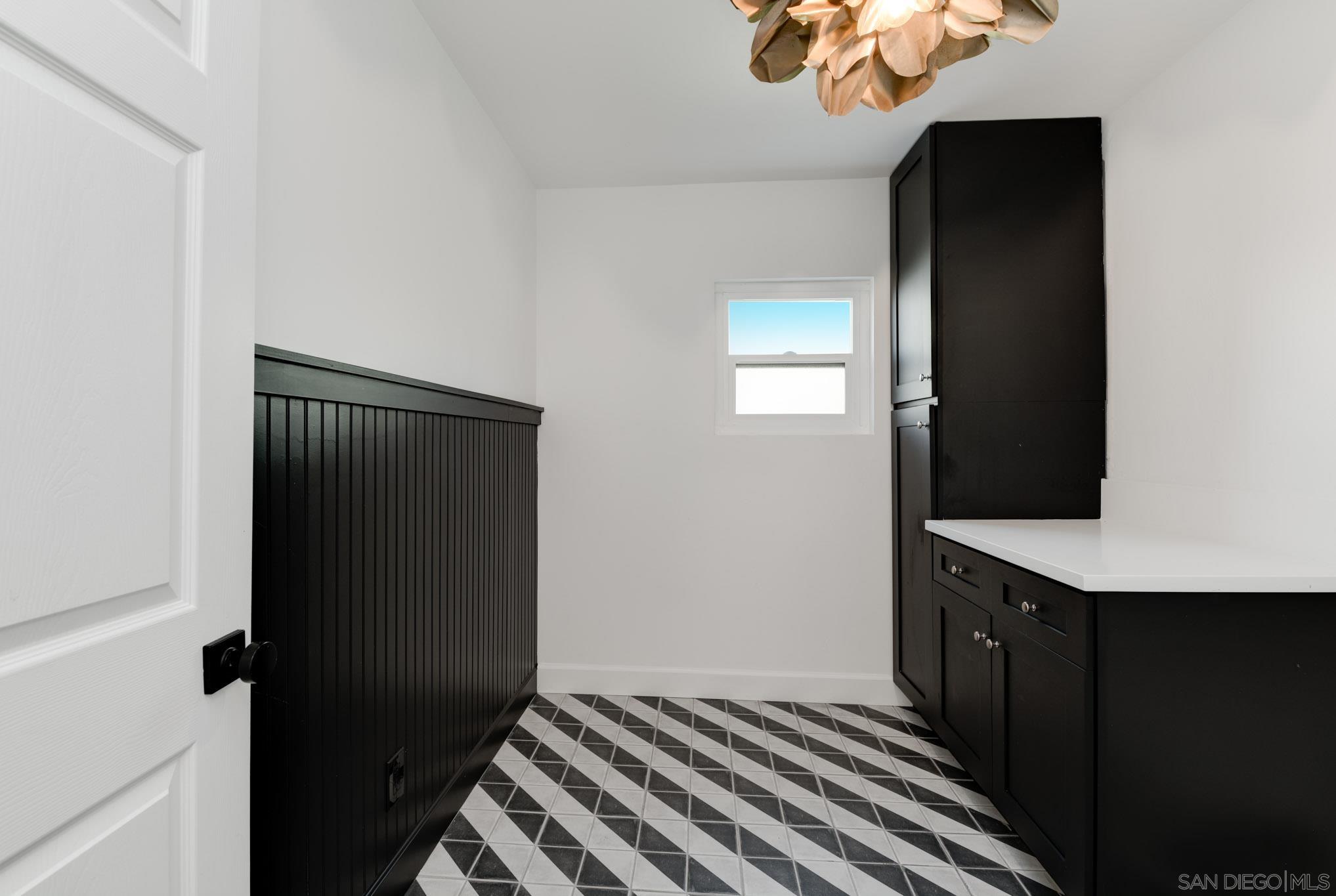 Detail Gallery Image 25 of 33 For 2904  Levante St, Carlsbad,  CA 92009 - 4 Beds | 2/1 Baths