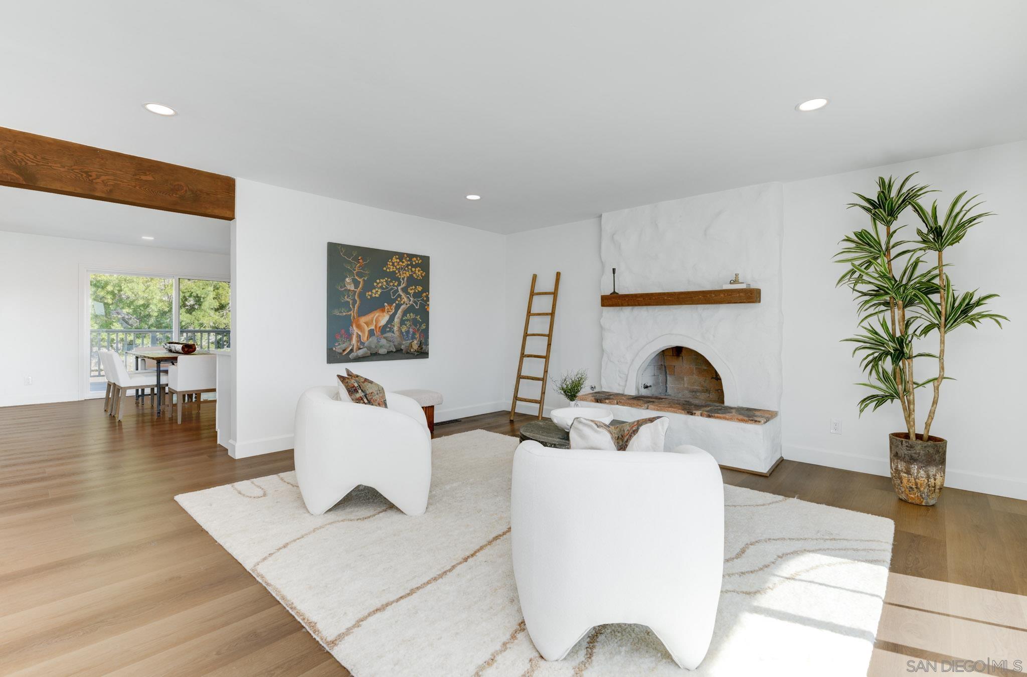 Detail Gallery Image 6 of 33 For 2904  Levante St, Carlsbad,  CA 92009 - 4 Beds | 2/1 Baths