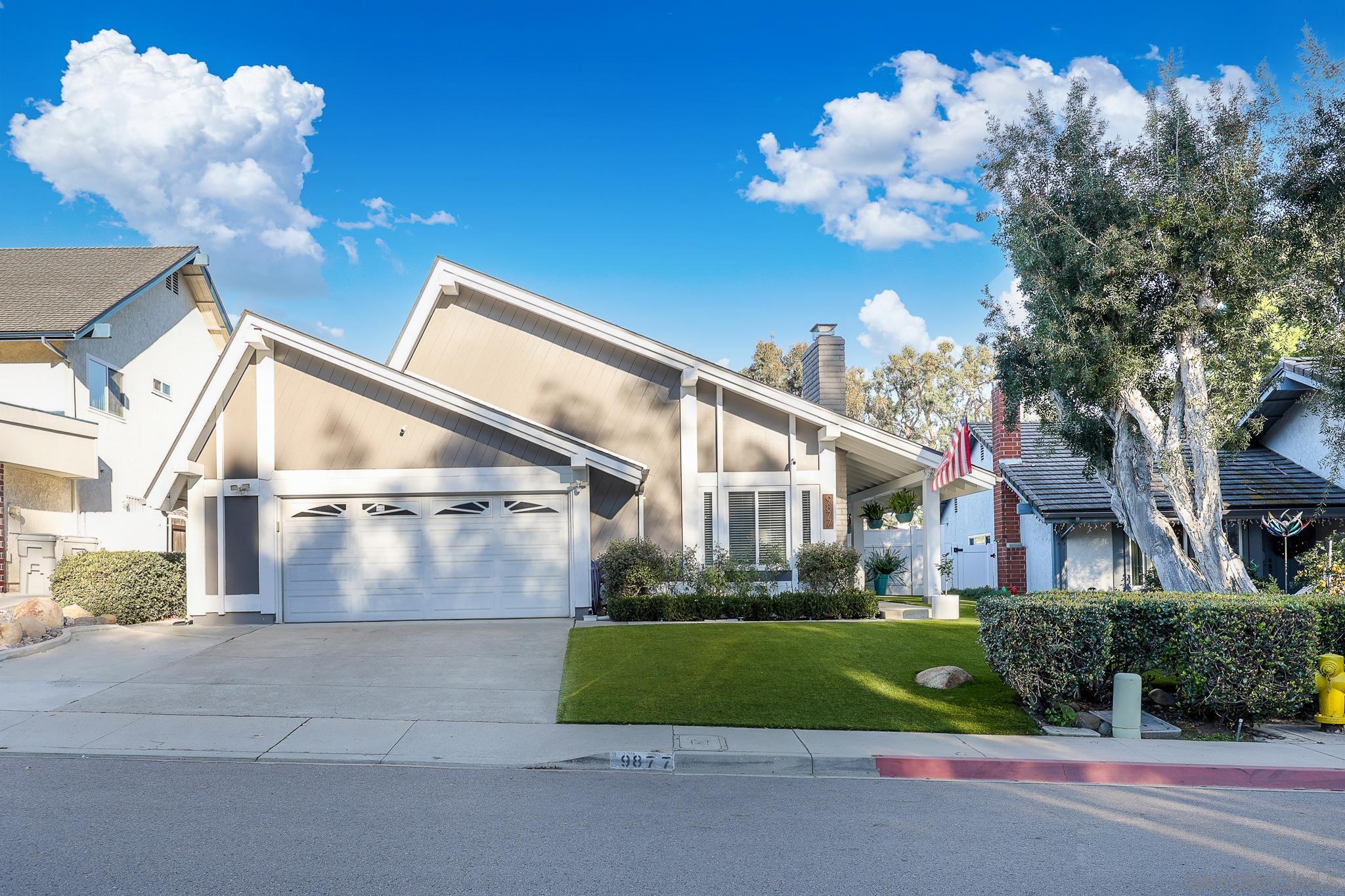 Detail Gallery Image 2 of 40 For 9877  Paseo Montril, San Diego,  CA 92129 - 3 Beds | 2 Baths