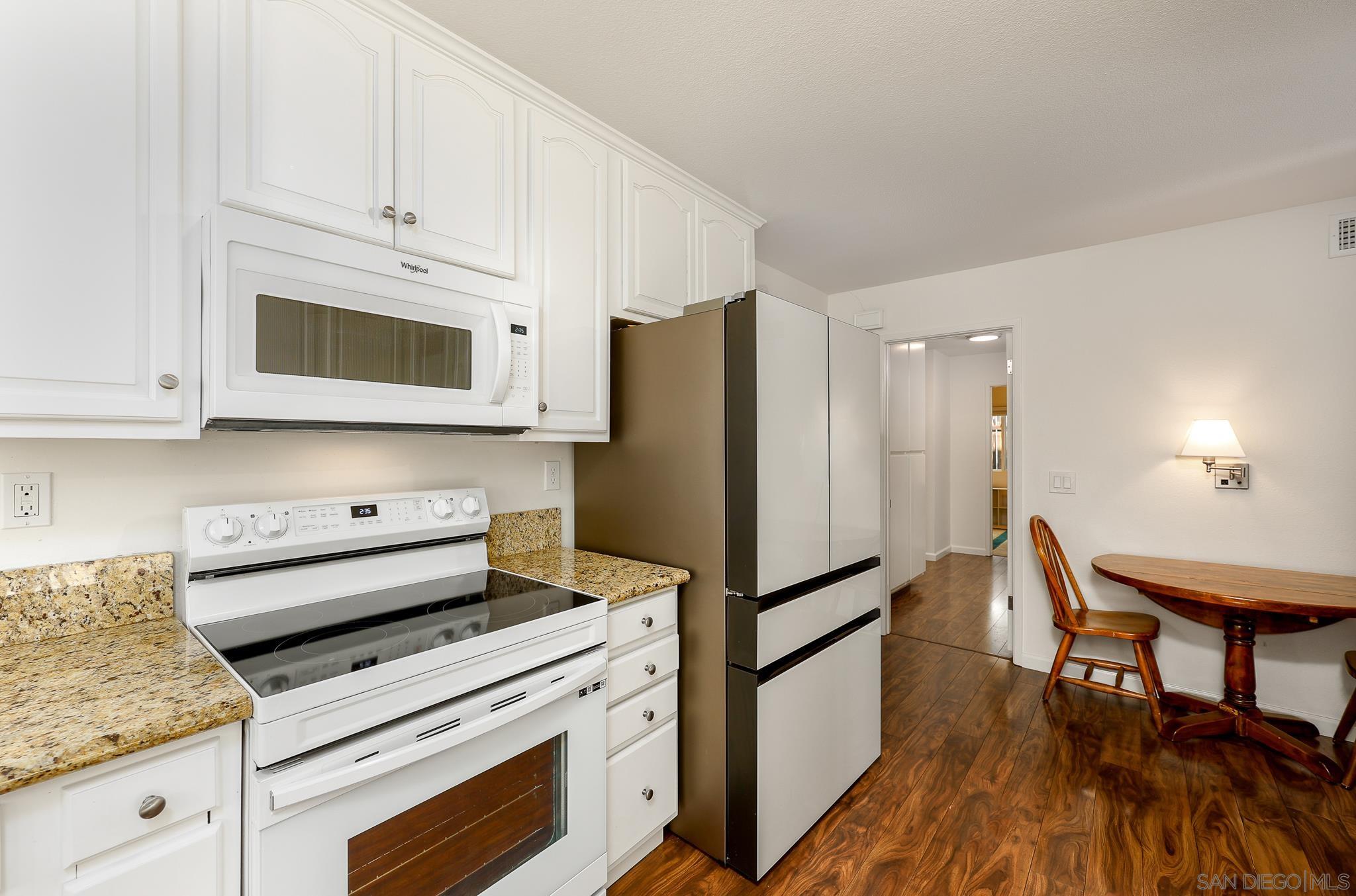 Detail Gallery Image 16 of 40 For 9877  Paseo Montril, San Diego,  CA 92129 - 3 Beds | 2 Baths