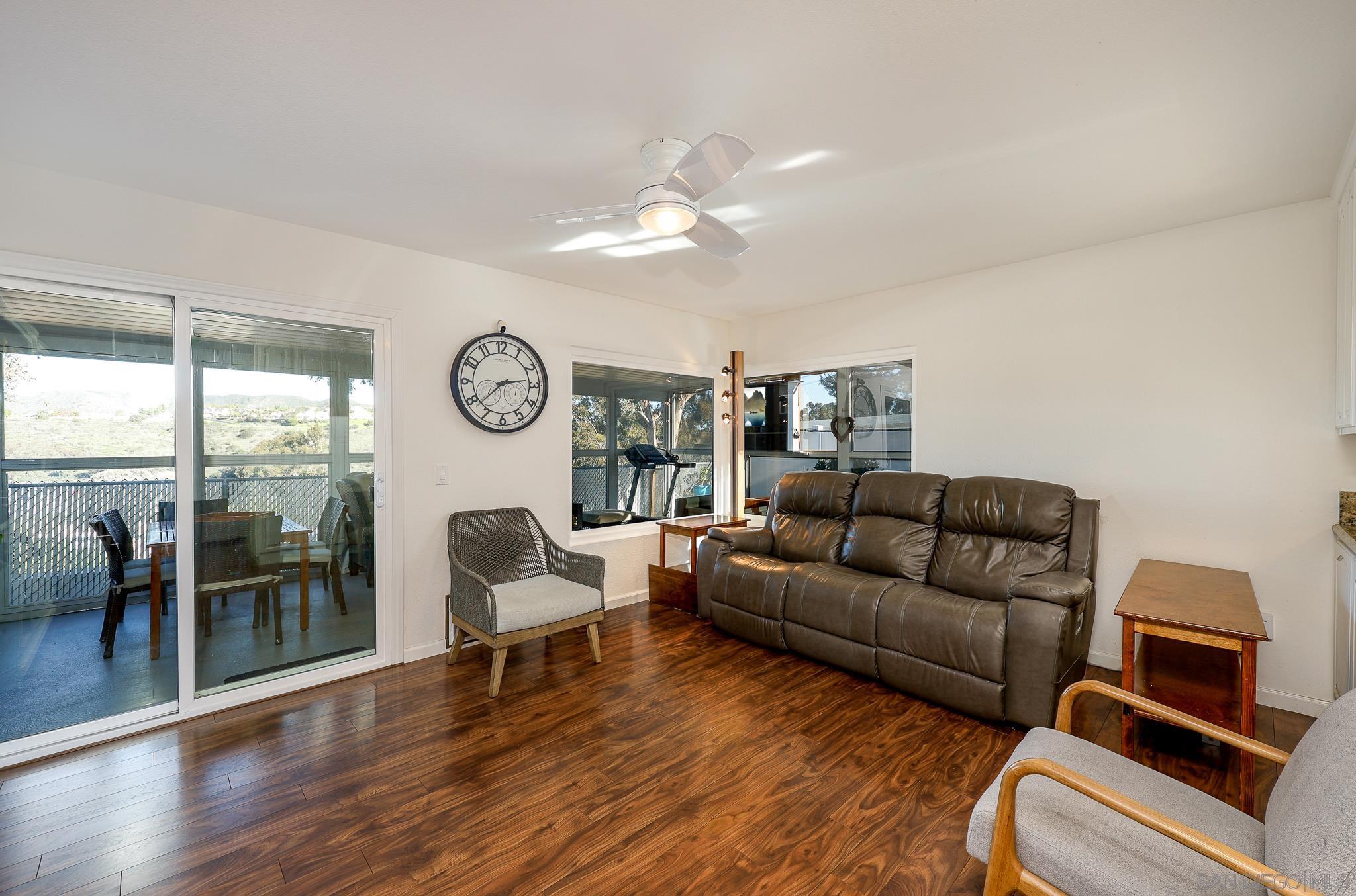 Detail Gallery Image 17 of 40 For 9877  Paseo Montril, San Diego,  CA 92129 - 3 Beds | 2 Baths