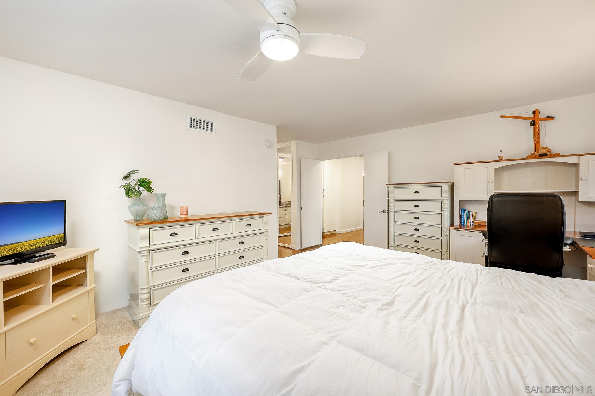 Detail Gallery Image 24 of 40 For 9877  Paseo Montril, San Diego,  CA 92129 - 3 Beds | 2 Baths