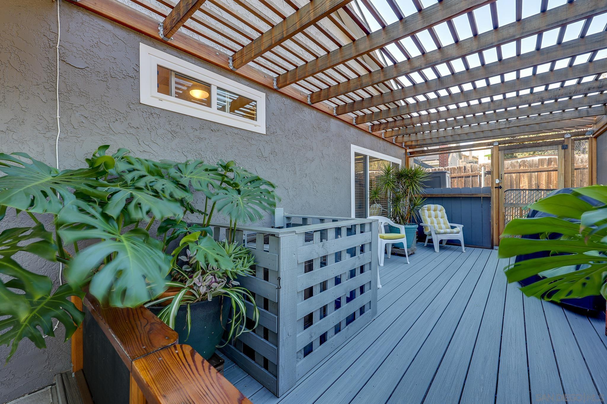 Detail Gallery Image 33 of 40 For 9877  Paseo Montril, San Diego,  CA 92129 - 3 Beds | 2 Baths