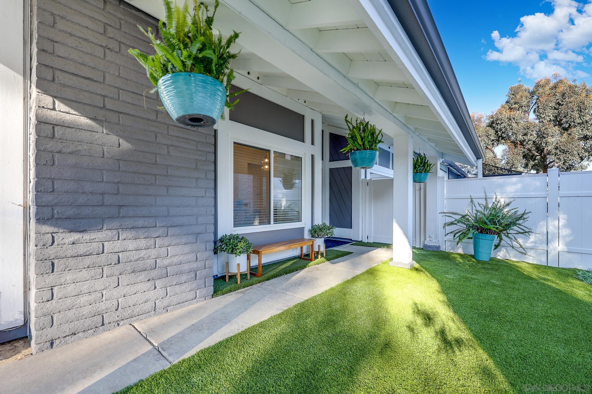 Detail Gallery Image 34 of 40 For 9877  Paseo Montril, San Diego,  CA 92129 - 3 Beds | 2 Baths