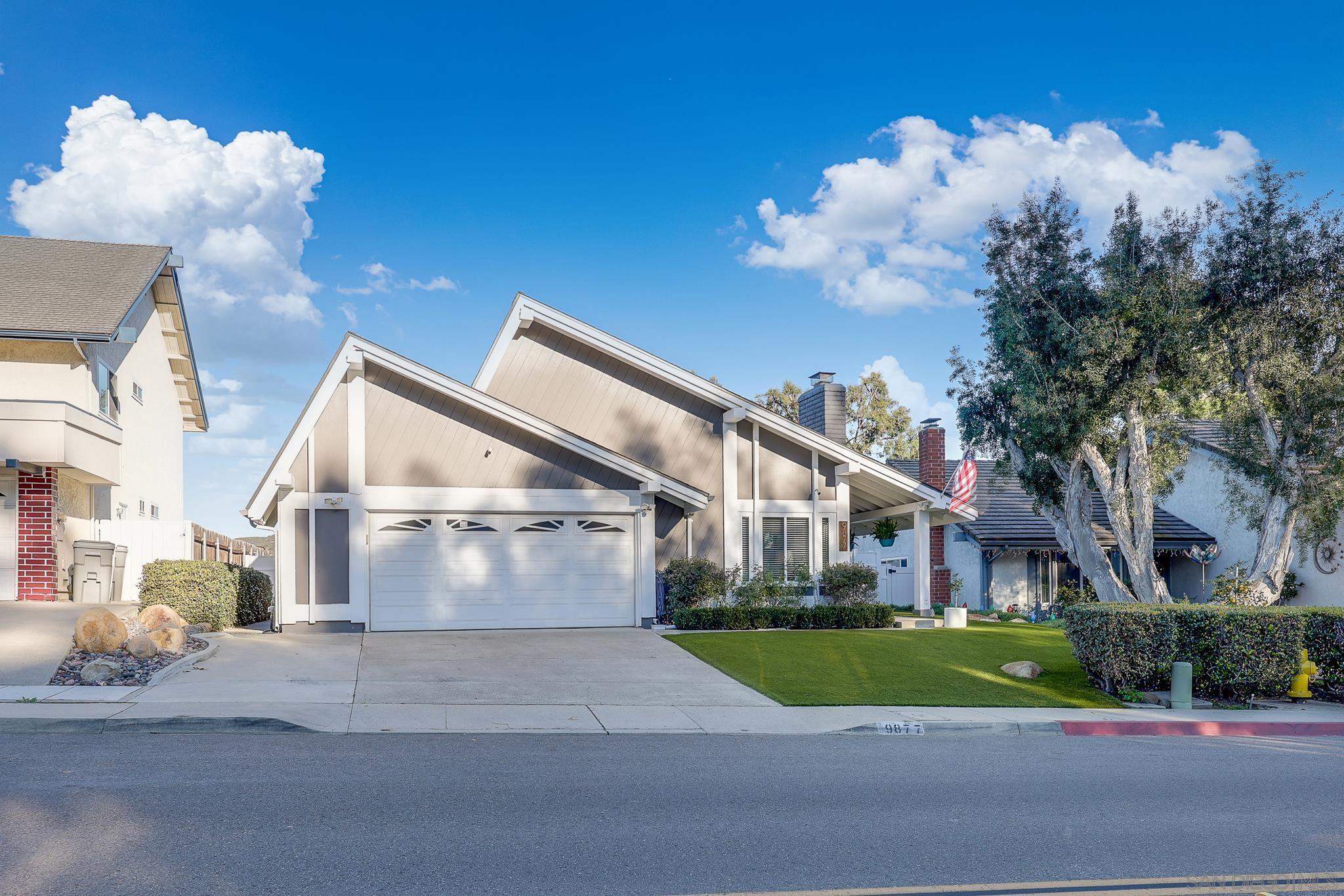 Detail Gallery Image 5 of 40 For 9877  Paseo Montril, San Diego,  CA 92129 - 3 Beds | 2 Baths