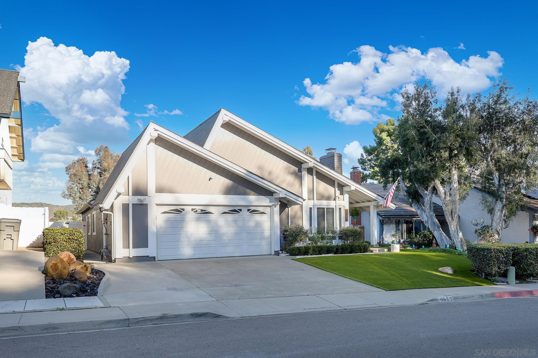 Detail Gallery Image 6 of 40 For 9877  Paseo Montril, San Diego,  CA 92129 - 3 Beds | 2 Baths