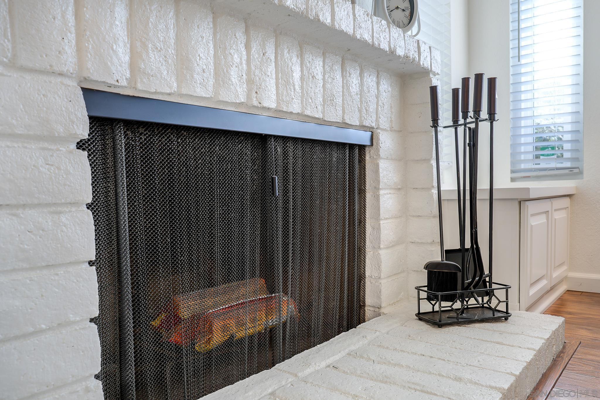 Detail Gallery Image 9 of 40 For 9877  Paseo Montril, San Diego,  CA 92129 - 3 Beds | 2 Baths