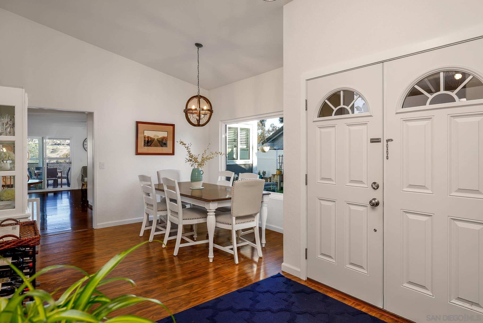 Detail Gallery Image 10 of 40 For 9877  Paseo Montril, San Diego,  CA 92129 - 3 Beds | 2 Baths