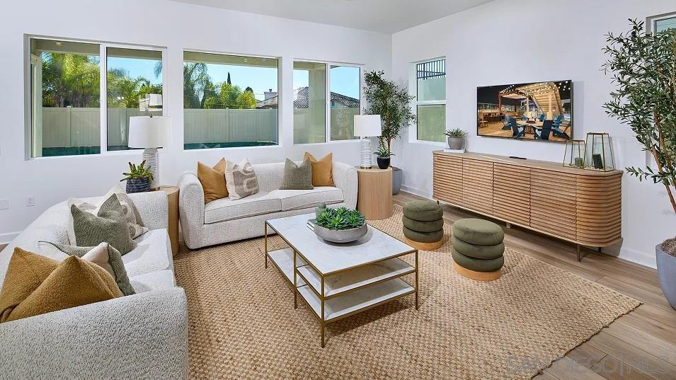 Detail Gallery Image 8 of 20 For 2312  Loker Way, Oceanside,  CA 92054 - 4 Beds | 3/1 Baths