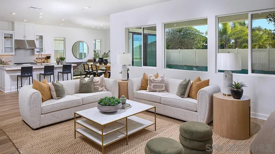 Detail Gallery Image 10 of 20 For 2312  Loker Way, Oceanside,  CA 92054 - 4 Beds | 3/1 Baths