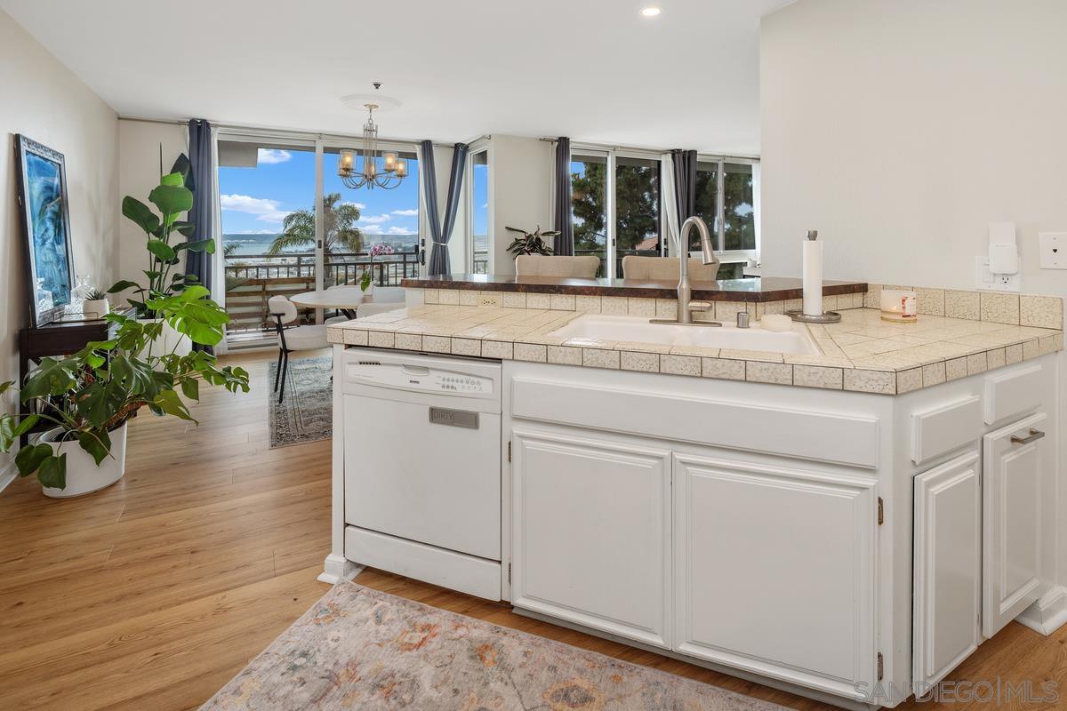 Detail Gallery Image 13 of 22 For 2414  Front St  #31,  San Diego,  CA 92101 - 2 Beds | 2 Baths