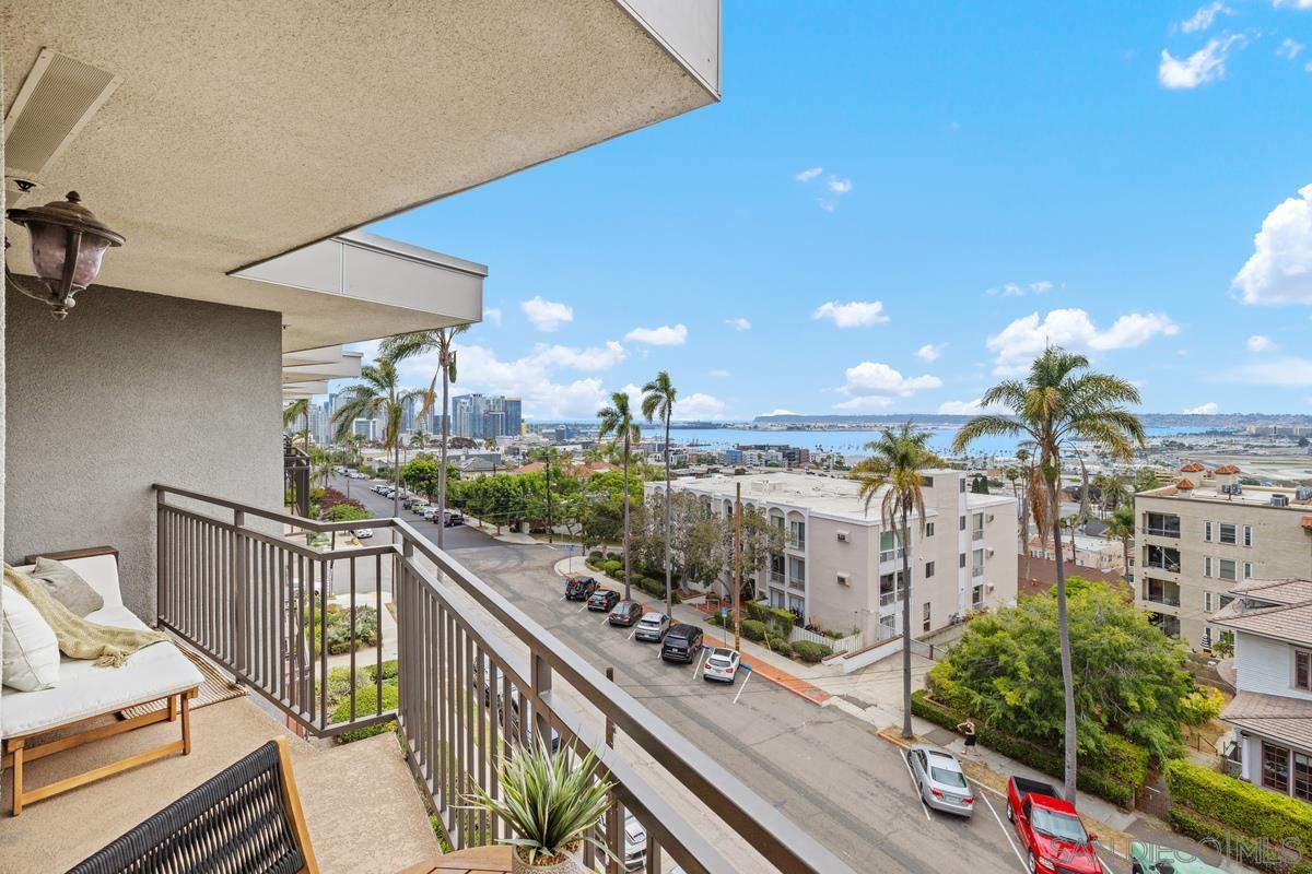 Detail Gallery Image 4 of 22 For 2414  Front St  #31,  San Diego,  CA 92101 - 2 Beds | 2 Baths