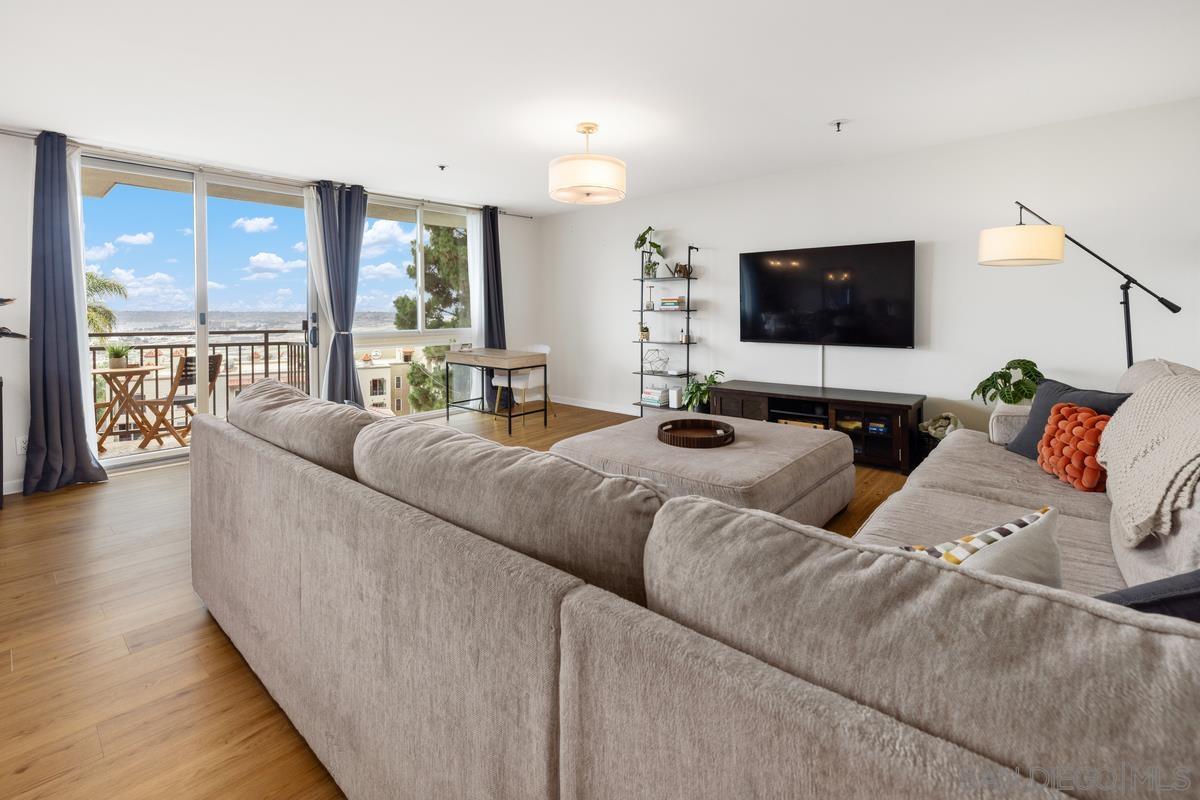 Detail Gallery Image 6 of 22 For 2414  Front St  #31,  San Diego,  CA 92101 - 2 Beds | 2 Baths