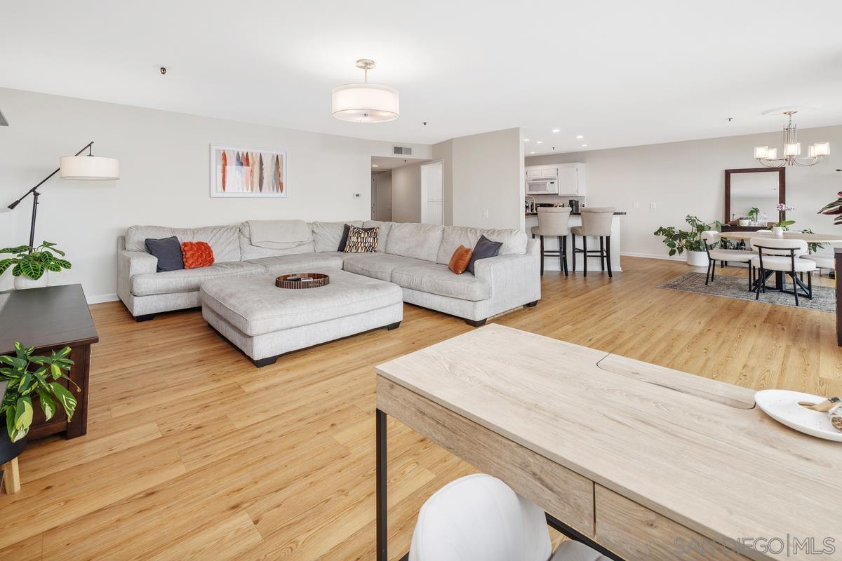 Detail Gallery Image 9 of 22 For 2414  Front St  #31,  San Diego,  CA 92101 - 2 Beds | 2 Baths