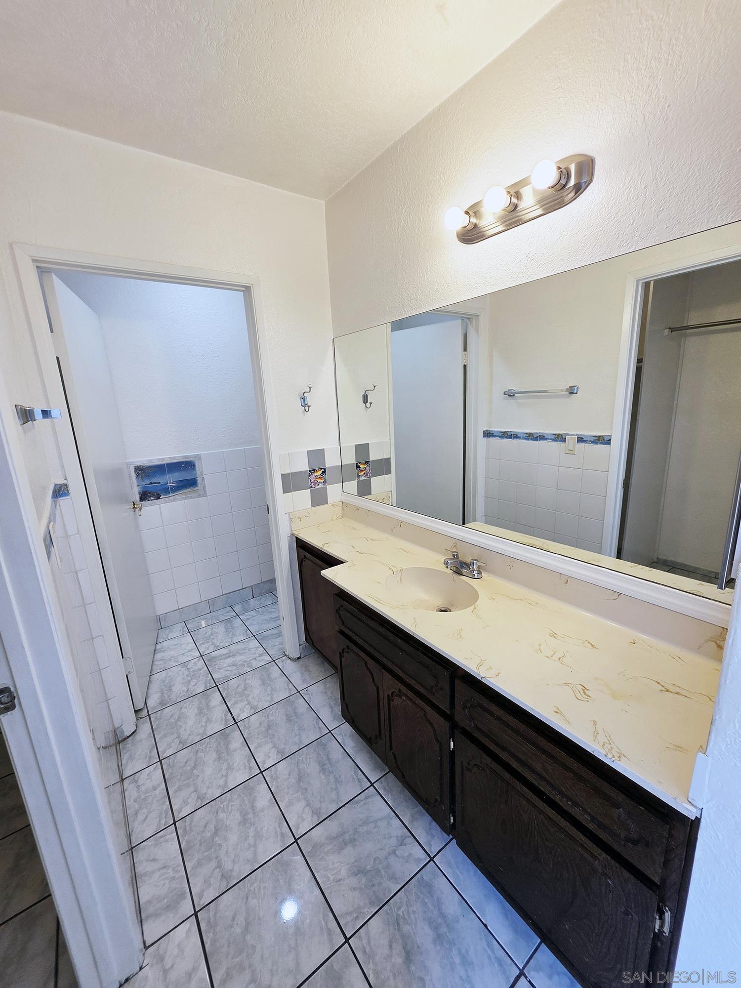 Detail Gallery Image 13 of 18 For 4056  Van Dyke Ave  4, San Diego,  CA 92105 - 2 Beds | 1/1 Baths