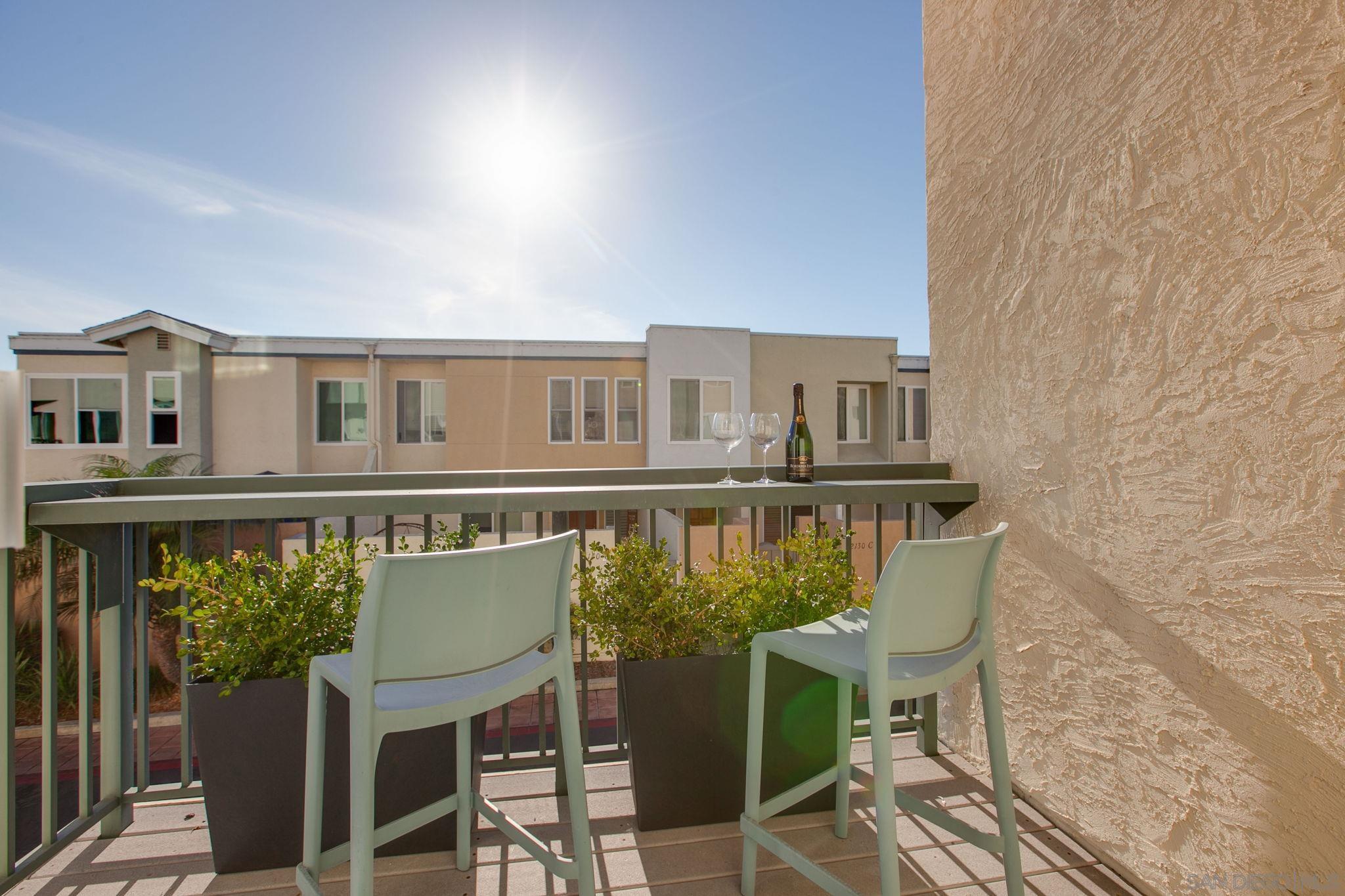 Detail Gallery Image 9 of 24 For 2140  Orinda Dr  #E,  Cardiff By The Sea,  CA 92007 - 3 Beds | 2 Baths