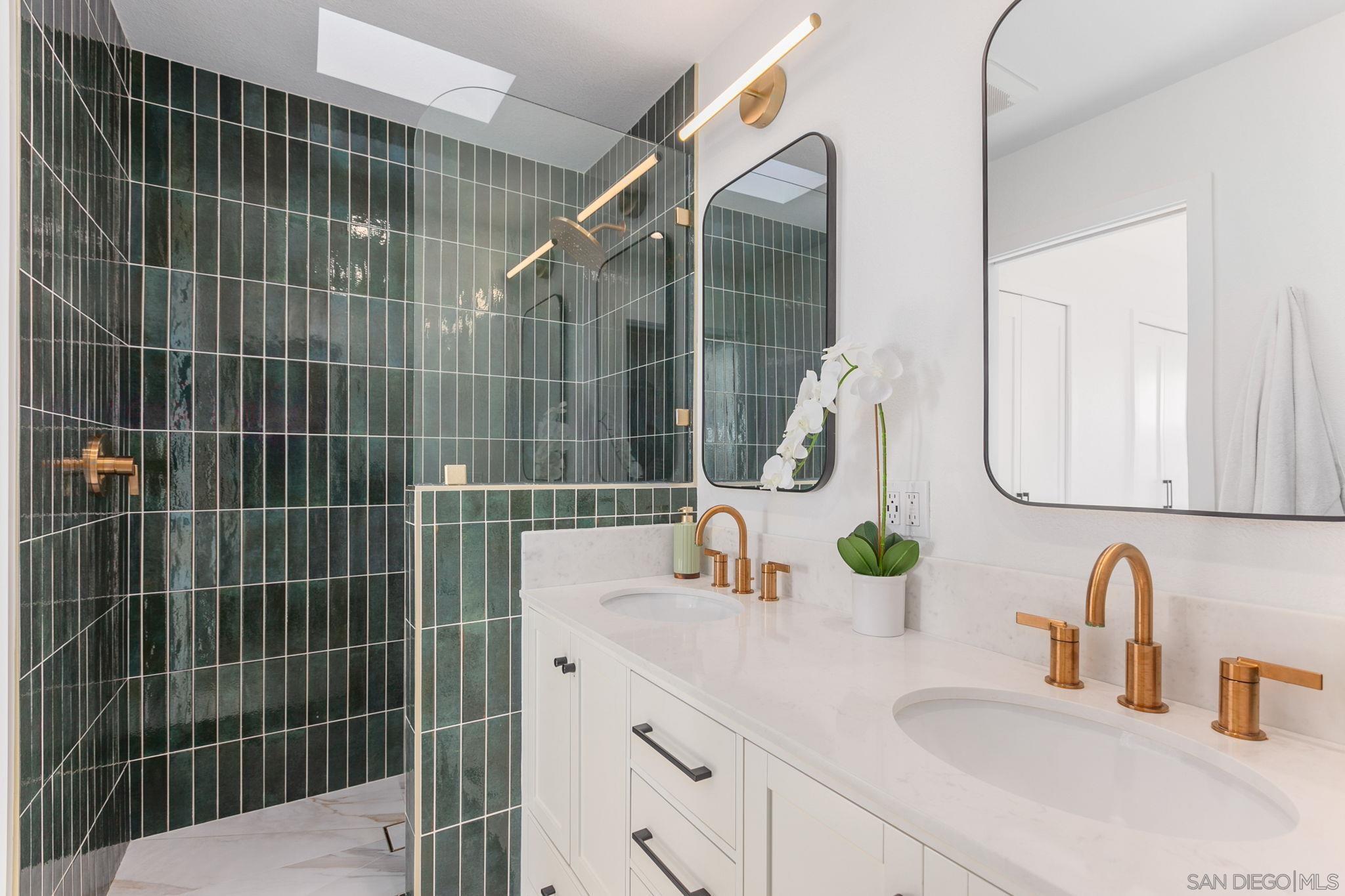 Detail Gallery Image 13 of 26 For 2140  Orinda Dr  #E,  Cardiff By The Sea,  CA 92007 - 3 Beds | 2 Baths