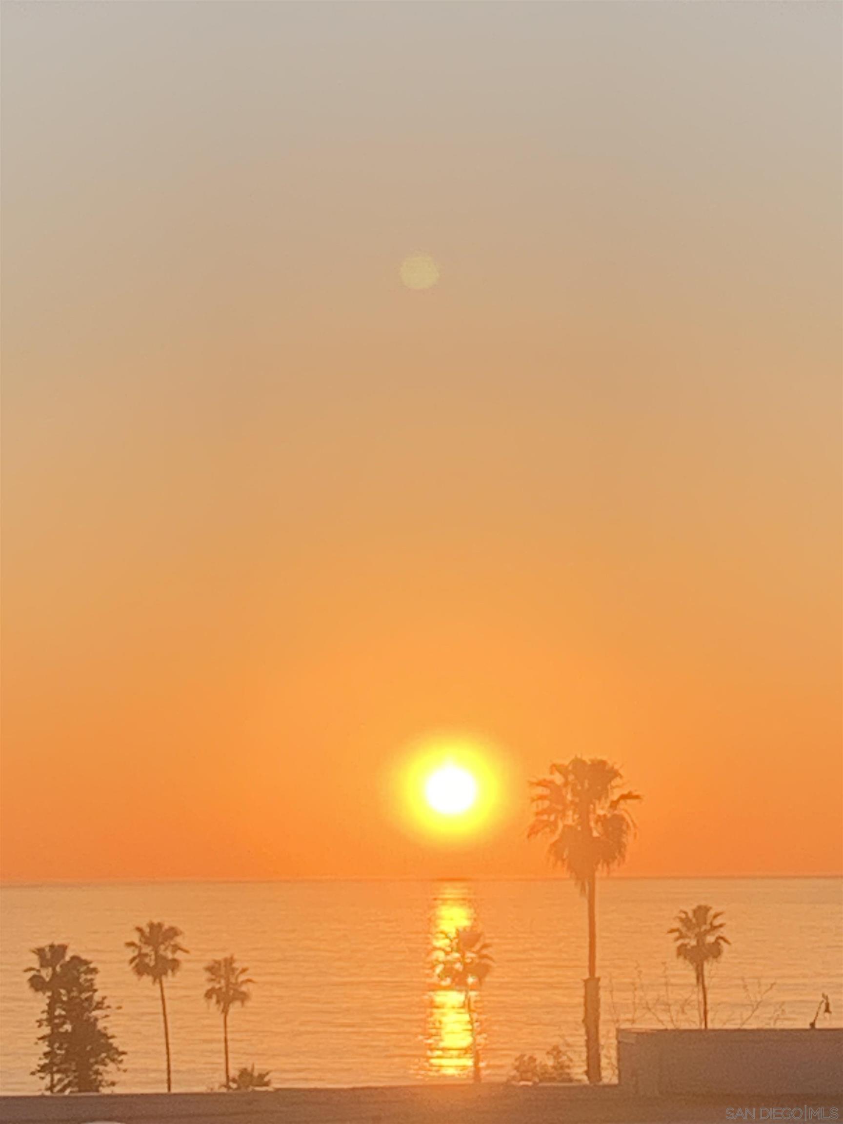 Detail Gallery Image 3 of 26 For 2140  Orinda Dr  #E,  Cardiff By The Sea,  CA 92007 - 3 Beds | 2 Baths