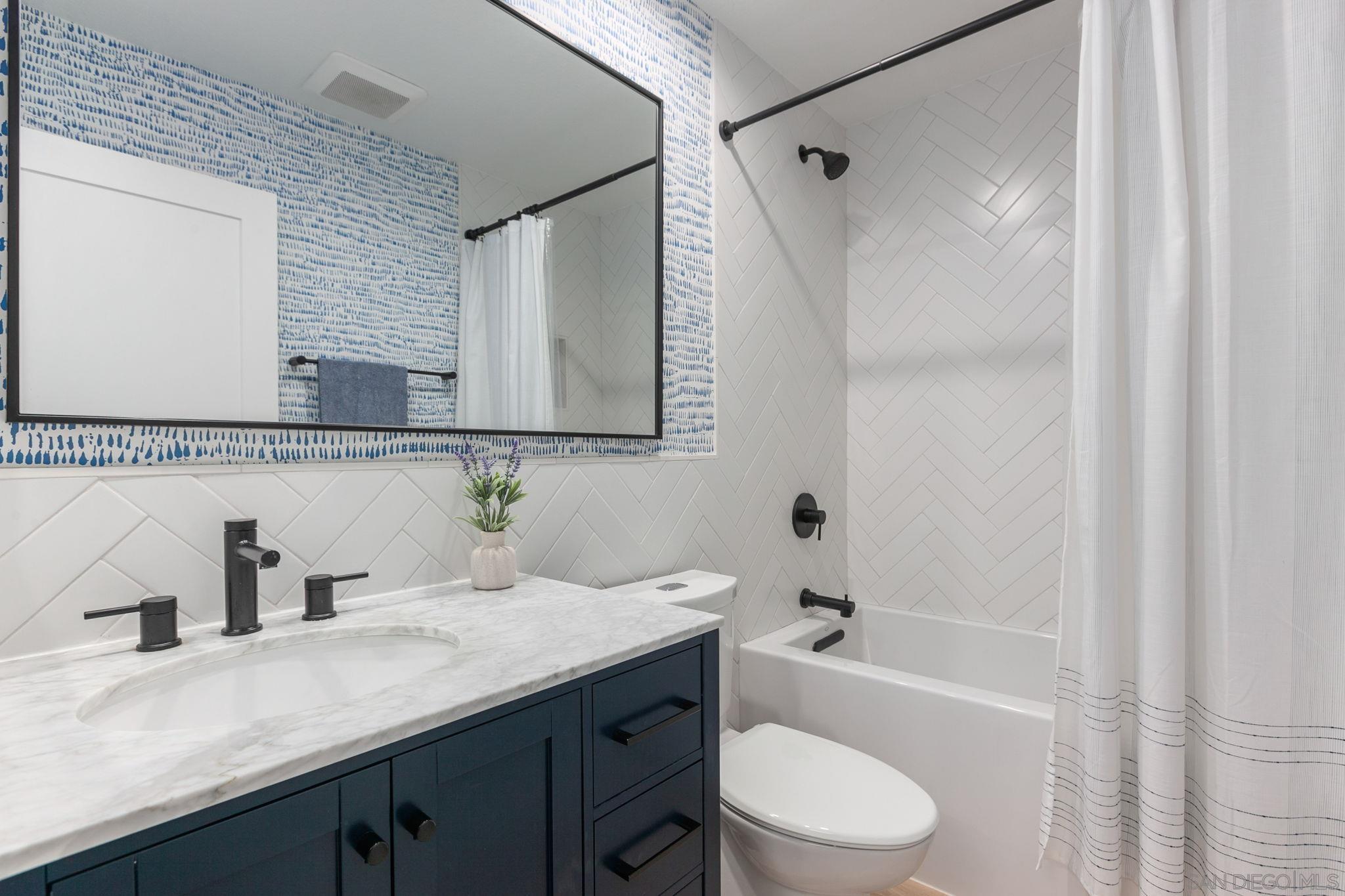 Detail Gallery Image 16 of 24 For 2140  Orinda Dr  #E,  Cardiff By The Sea,  CA 92007 - 3 Beds | 2 Baths