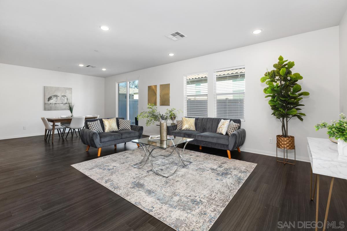 Detail Gallery Image 2 of 19 For 8612  Arlington Way, Santee,  CA 92071 - 4 Beds | 2/1 Baths