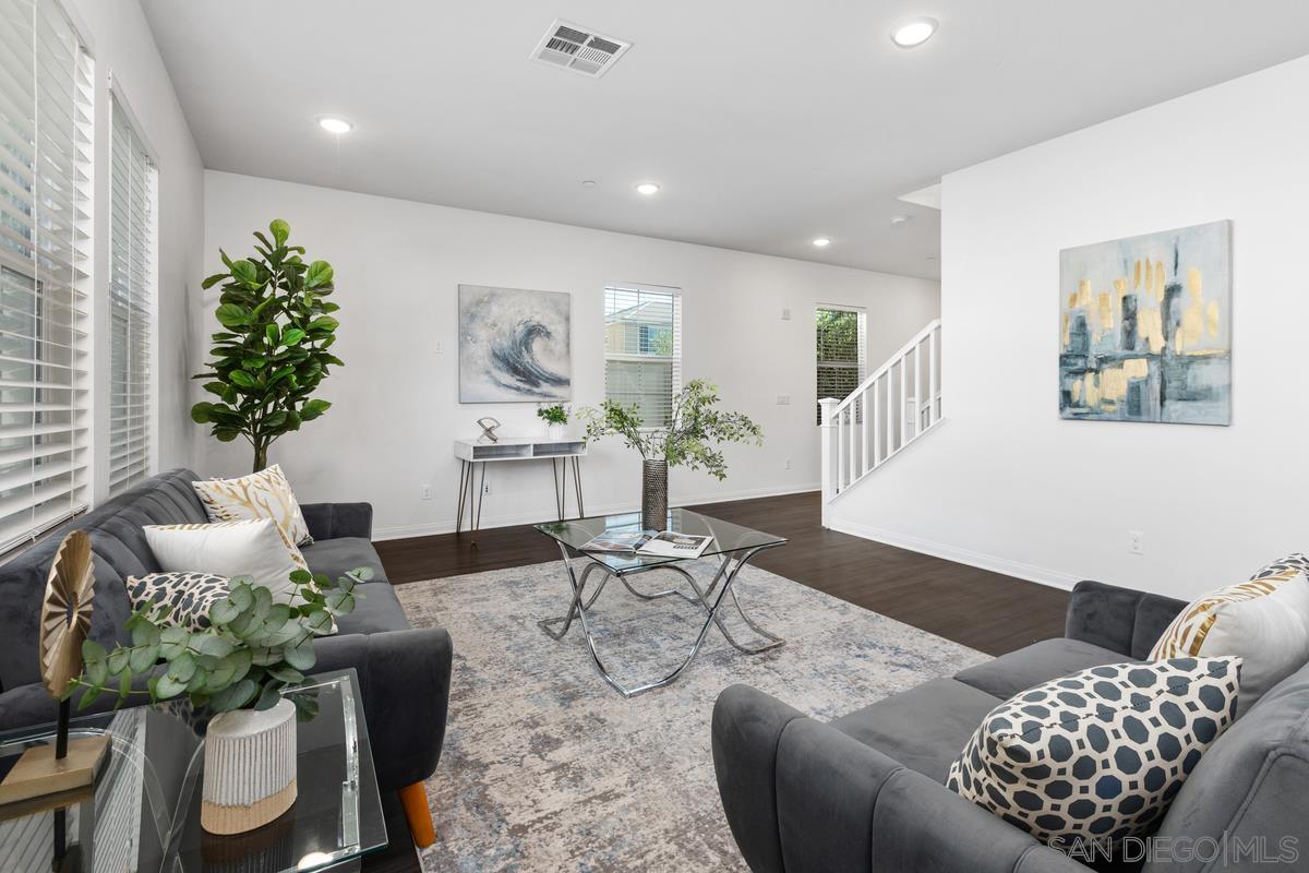 Detail Gallery Image 3 of 19 For 8612  Arlington Way, Santee,  CA 92071 - 4 Beds | 2/1 Baths